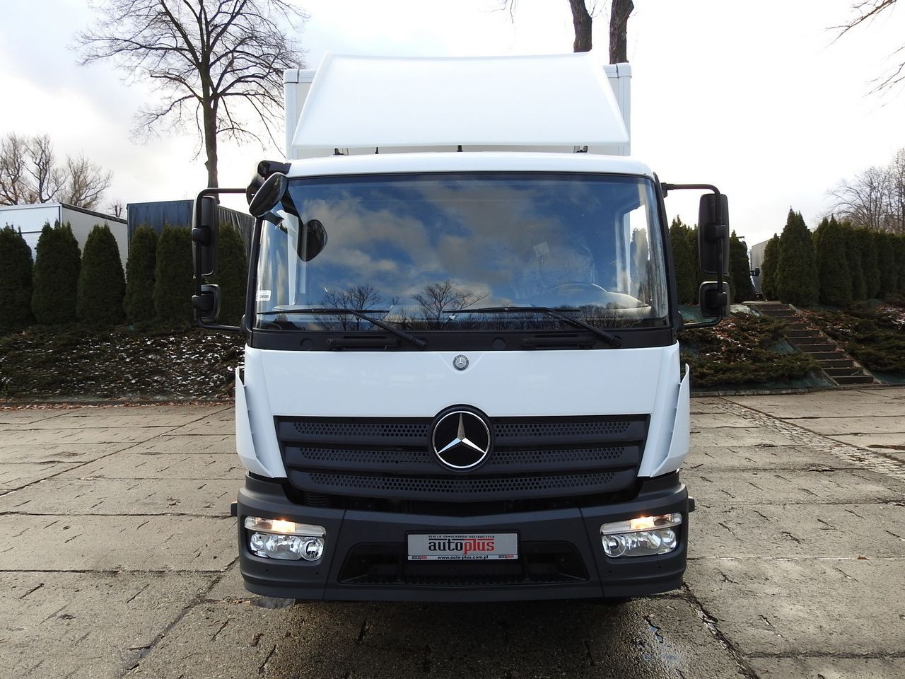 MERCEDES ATEGO 12.24 BOX LIFT 18 PALLETS CRUISE CONTROL AUTOMATIC TRANSMISSION TWIN WHEELS AIR CONDITIONING 240HP - Carrinha de contentor: foto 5 MERCEDES ATEGO 12.24 BOX LIFT 18 PALLETS CRUISE CONTROL AUTOMATIC TRANSMISSION TWIN WHEELS AIR CONDITIONING 240HP - Carrinha de contentor: foto 5