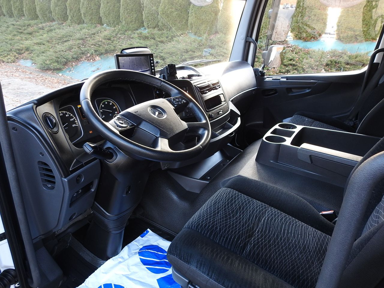 MERCEDES ATEGO 12.24 REGRIGERATOR BOX -10*C LIFT 16 PALLETS HEATING FUNCTION WEBASTO CRUISE CONTROL PNEUMATICS AIR CONDITIONING 240HP - Camião frigorífico: foto 2 MERCEDES ATEGO 12.24 REGRIGERATOR BOX -10*C LIFT 16 PALLETS HEATING FUNCTION WEBASTO CRUISE CONTROL PNEUMATICS AIR CONDITIONING 240HP - Camião frigorífico: foto 2