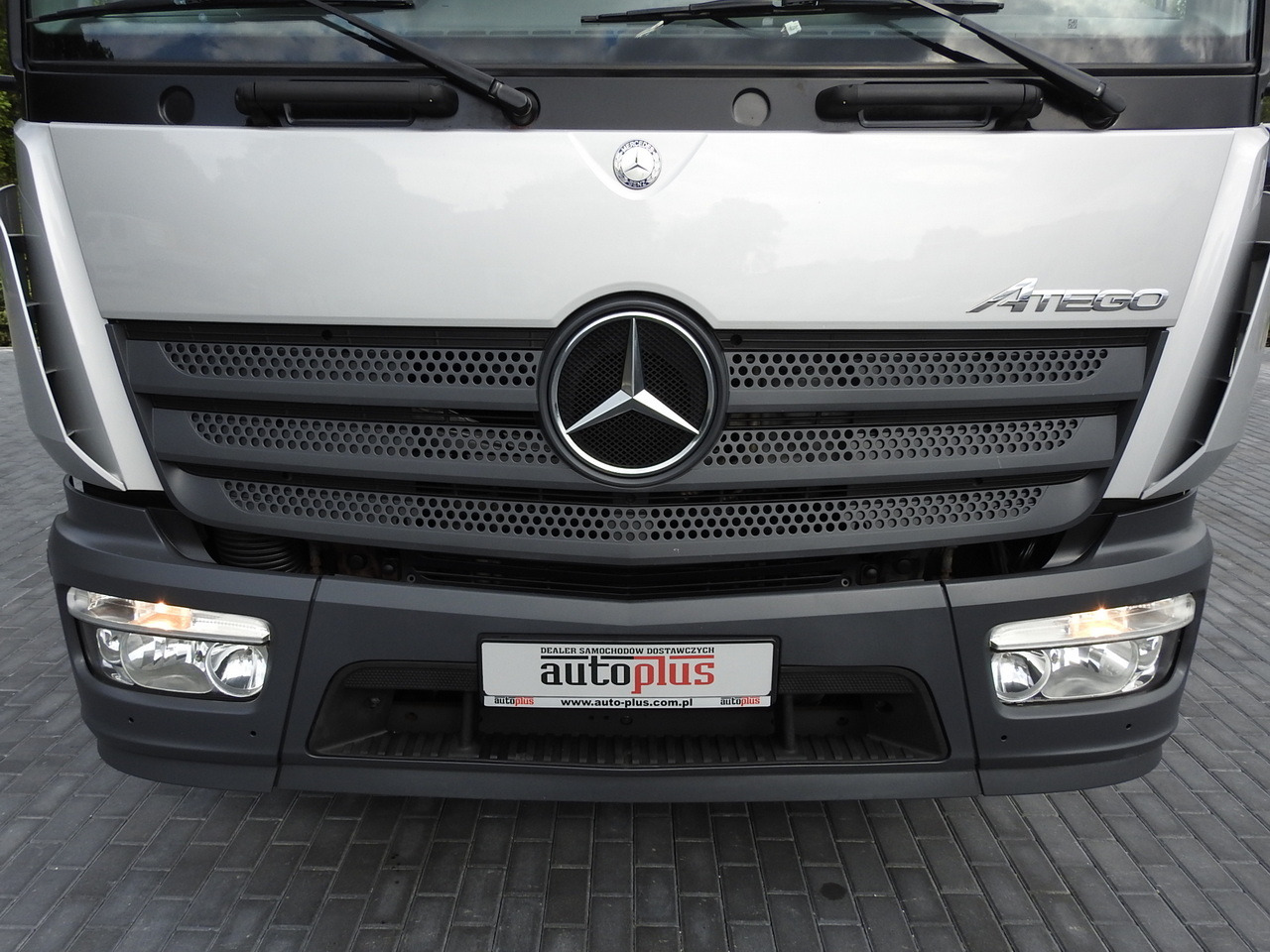 Leasing de MERCEDES ATEGO 1221 TARPAULIN LIFT 16 PALLETS WEBASTO AIR CONDITIONING PNEUMATICS TWIN WHEELS 230HP MERCEDES ATEGO 1221 TARPAULIN LIFT 16 PALLETS WEBASTO AIR CONDITIONING PNEUMATICS TWIN WHEELS 230HP: foto 15 Leasing de MERCEDES ATEGO 1221 TARPAULIN LIFT 16 PALLETS WEBASTO AIR CONDITIONING PNEUMATICS TWIN WHEELS 230HP MERCEDES ATEGO 1221 TARPAULIN LIFT 16 PALLETS WEBASTO AIR CONDITIONING PNEUMATICS TWIN WHEELS 230HP: foto 15