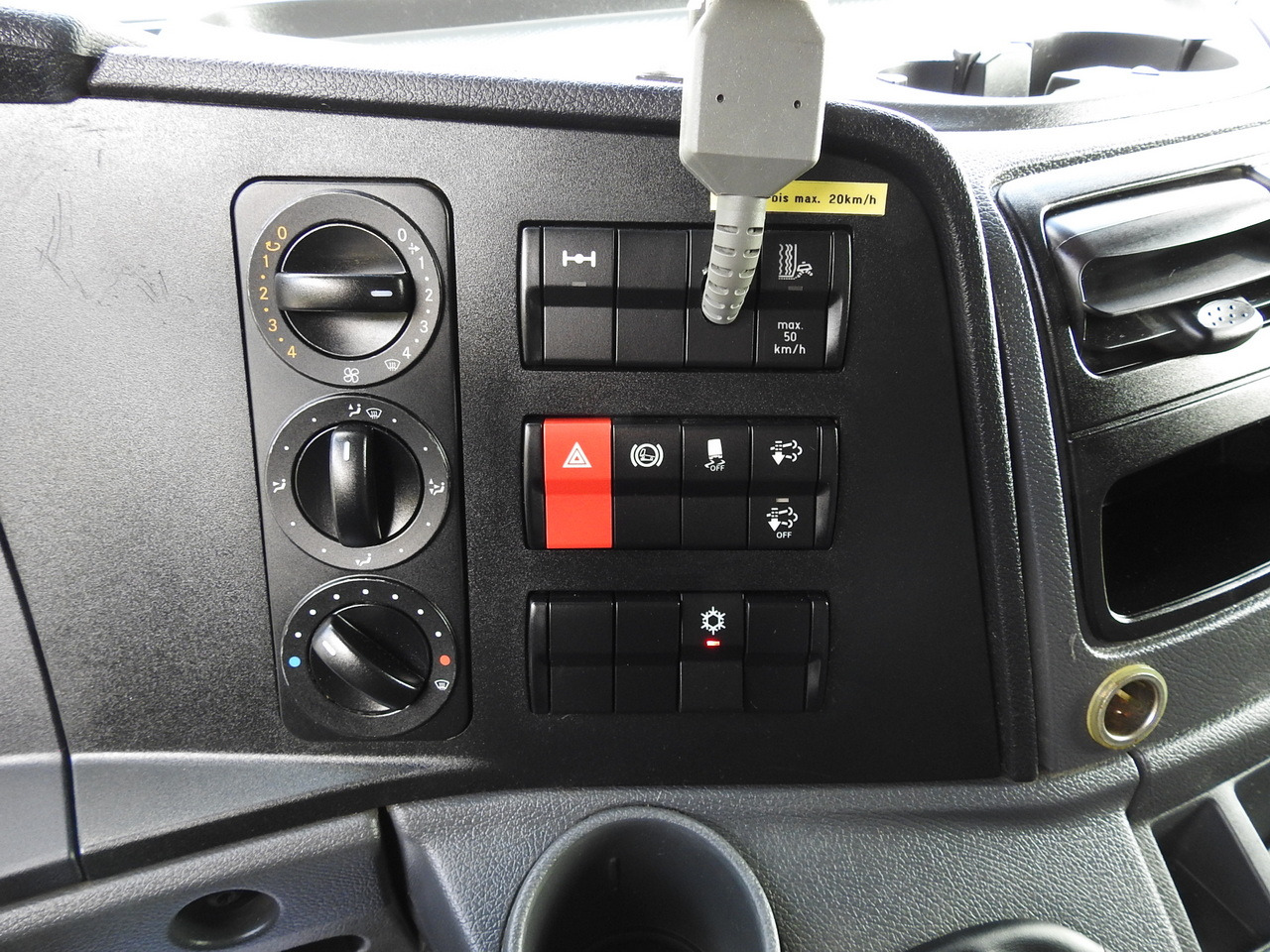 Leasing de MERCEDES ATEGO 1221 TARPAULIN LIFT 16 PALLETS WEBASTO AIR CONDITIONING PNEUMATICS TWIN WHEELS 230HP MERCEDES ATEGO 1221 TARPAULIN LIFT 16 PALLETS WEBASTO AIR CONDITIONING PNEUMATICS TWIN WHEELS 230HP: foto 50 Leasing de MERCEDES ATEGO 1221 TARPAULIN LIFT 16 PALLETS WEBASTO AIR CONDITIONING PNEUMATICS TWIN WHEELS 230HP MERCEDES ATEGO 1221 TARPAULIN LIFT 16 PALLETS WEBASTO AIR CONDITIONING PNEUMATICS TWIN WHEELS 230HP: foto 50