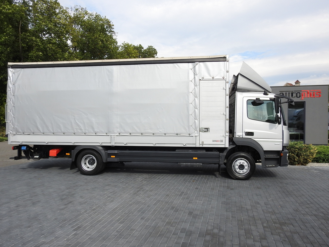 Leasing de MERCEDES ATEGO 1221 TARPAULIN LIFT 16 PALLETS WEBASTO AIR CONDITIONING PNEUMATICS TWIN WHEELS 230HP MERCEDES ATEGO 1221 TARPAULIN LIFT 16 PALLETS WEBASTO AIR CONDITIONING PNEUMATICS TWIN WHEELS 230HP: foto 7 Leasing de MERCEDES ATEGO 1221 TARPAULIN LIFT 16 PALLETS WEBASTO AIR CONDITIONING PNEUMATICS TWIN WHEELS 230HP MERCEDES ATEGO 1221 TARPAULIN LIFT 16 PALLETS WEBASTO AIR CONDITIONING PNEUMATICS TWIN WHEELS 230HP: foto 7