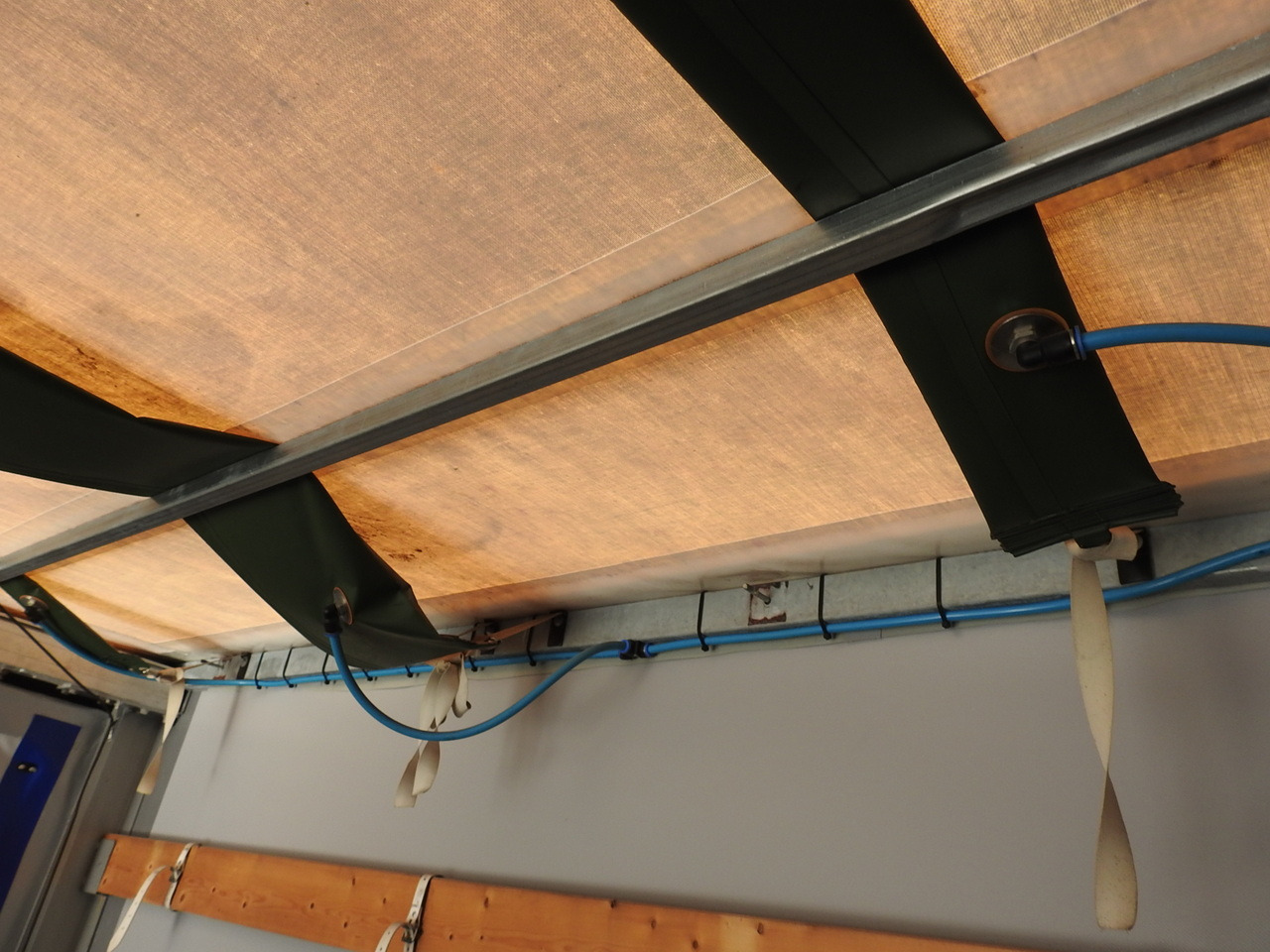 Leasing de MERCEDES ATEGO 1221 TARPAULIN LIFT 16 PALLETS WEBASTO AIR CONDITIONING PNEUMATICS TWIN WHEELS 230HP MERCEDES ATEGO 1221 TARPAULIN LIFT 16 PALLETS WEBASTO AIR CONDITIONING PNEUMATICS TWIN WHEELS 230HP: foto 27 Leasing de MERCEDES ATEGO 1221 TARPAULIN LIFT 16 PALLETS WEBASTO AIR CONDITIONING PNEUMATICS TWIN WHEELS 230HP MERCEDES ATEGO 1221 TARPAULIN LIFT 16 PALLETS WEBASTO AIR CONDITIONING PNEUMATICS TWIN WHEELS 230HP: foto 27