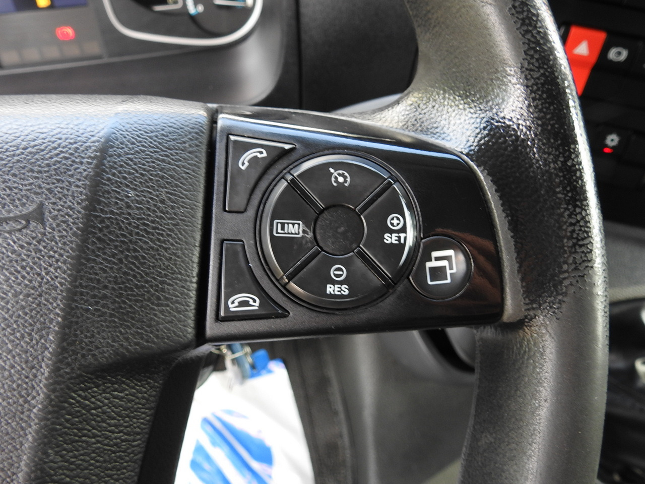 Leasing de MERCEDES ATEGO 1221 TARPAULIN LIFT 16 PALLETS WEBASTO AIR CONDITIONING PNEUMATICS TWIN WHEELS 230HP MERCEDES ATEGO 1221 TARPAULIN LIFT 16 PALLETS WEBASTO AIR CONDITIONING PNEUMATICS TWIN WHEELS 230HP: foto 46 Leasing de MERCEDES ATEGO 1221 TARPAULIN LIFT 16 PALLETS WEBASTO AIR CONDITIONING PNEUMATICS TWIN WHEELS 230HP MERCEDES ATEGO 1221 TARPAULIN LIFT 16 PALLETS WEBASTO AIR CONDITIONING PNEUMATICS TWIN WHEELS 230HP: foto 46