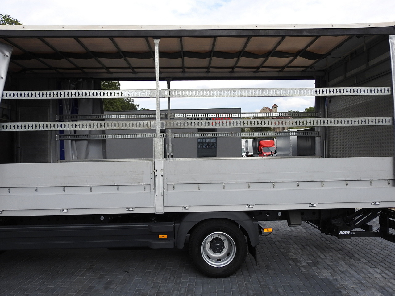 Leasing de MERCEDES ATEGO 1221 TARPAULIN LIFT 16 PALLETS WEBASTO AIR CONDITIONING PNEUMATICS TWIN WHEELS 230HP MERCEDES ATEGO 1221 TARPAULIN LIFT 16 PALLETS WEBASTO AIR CONDITIONING PNEUMATICS TWIN WHEELS 230HP: foto 23 Leasing de MERCEDES ATEGO 1221 TARPAULIN LIFT 16 PALLETS WEBASTO AIR CONDITIONING PNEUMATICS TWIN WHEELS 230HP MERCEDES ATEGO 1221 TARPAULIN LIFT 16 PALLETS WEBASTO AIR CONDITIONING PNEUMATICS TWIN WHEELS 230HP: foto 23