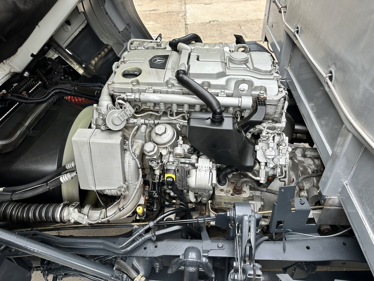 Leasing de MERCEDES ATEGO 1221 TARPAULIN LIFT 16 PALLETS WEBASTO AIR CONDITIONING PNEUMATICS TWIN WHEELS 230HP MERCEDES ATEGO 1221 TARPAULIN LIFT 16 PALLETS WEBASTO AIR CONDITIONING PNEUMATICS TWIN WHEELS 230HP: foto 37 Leasing de MERCEDES ATEGO 1221 TARPAULIN LIFT 16 PALLETS WEBASTO AIR CONDITIONING PNEUMATICS TWIN WHEELS 230HP MERCEDES ATEGO 1221 TARPAULIN LIFT 16 PALLETS WEBASTO AIR CONDITIONING PNEUMATICS TWIN WHEELS 230HP: foto 37