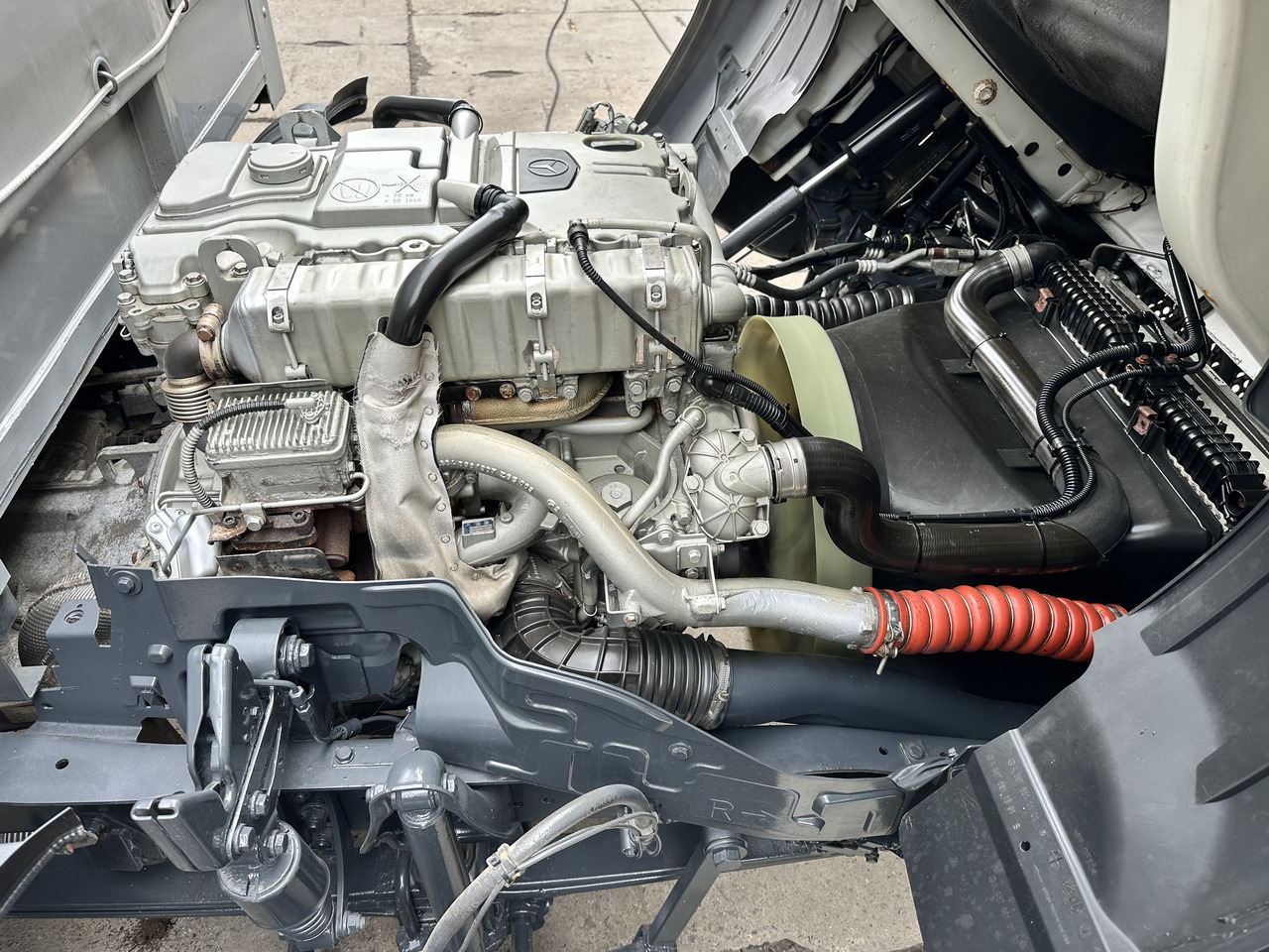 Leasing de MERCEDES ATEGO 1221 TARPAULIN LIFT 16 PALLETS WEBASTO AIR CONDITIONING PNEUMATICS TWIN WHEELS 230HP MERCEDES ATEGO 1221 TARPAULIN LIFT 16 PALLETS WEBASTO AIR CONDITIONING PNEUMATICS TWIN WHEELS 230HP: foto 36 Leasing de MERCEDES ATEGO 1221 TARPAULIN LIFT 16 PALLETS WEBASTO AIR CONDITIONING PNEUMATICS TWIN WHEELS 230HP MERCEDES ATEGO 1221 TARPAULIN LIFT 16 PALLETS WEBASTO AIR CONDITIONING PNEUMATICS TWIN WHEELS 230HP: foto 36