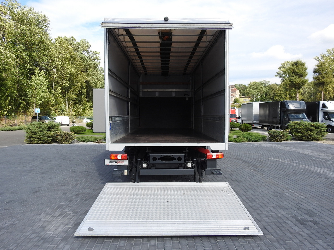 Leasing de MERCEDES ATEGO 1221 TARPAULIN LIFT 16 PALLETS WEBASTO AIR CONDITIONING PNEUMATICS TWIN WHEELS 230HP MERCEDES ATEGO 1221 TARPAULIN LIFT 16 PALLETS WEBASTO AIR CONDITIONING PNEUMATICS TWIN WHEELS 230HP: foto 12 Leasing de MERCEDES ATEGO 1221 TARPAULIN LIFT 16 PALLETS WEBASTO AIR CONDITIONING PNEUMATICS TWIN WHEELS 230HP MERCEDES ATEGO 1221 TARPAULIN LIFT 16 PALLETS WEBASTO AIR CONDITIONING PNEUMATICS TWIN WHEELS 230HP: foto 12