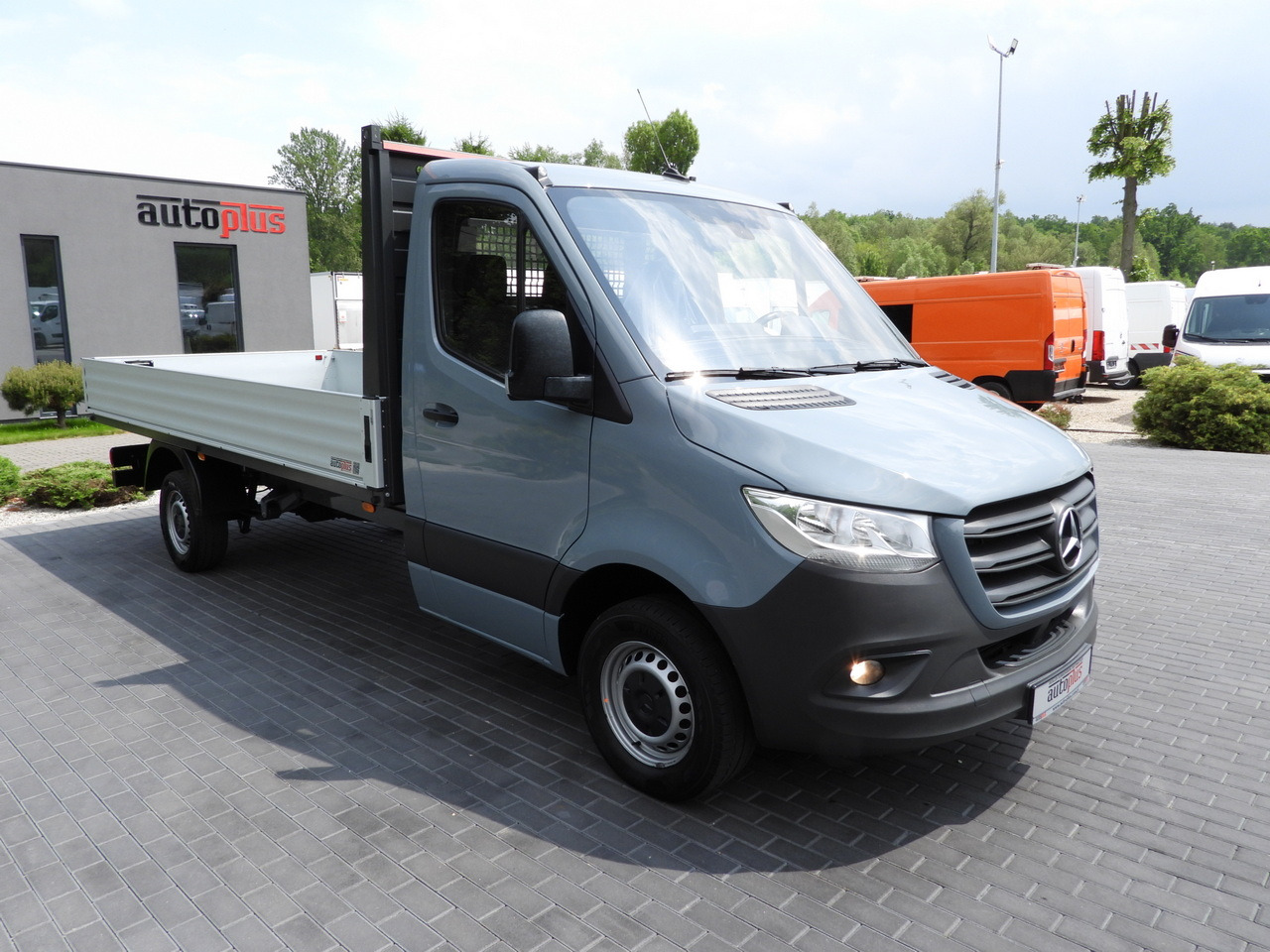 MERCEDES SPRINTER 315 STAKE BODY 8 PALLETS CRUISE CONTROL AIR CONDITIONING  150HP - Carrinha de caixa aberta: foto 4 MERCEDES SPRINTER 315 STAKE BODY 8 PALLETS CRUISE CONTROL AIR CONDITIONING  150HP - Carrinha de caixa aberta: foto 4