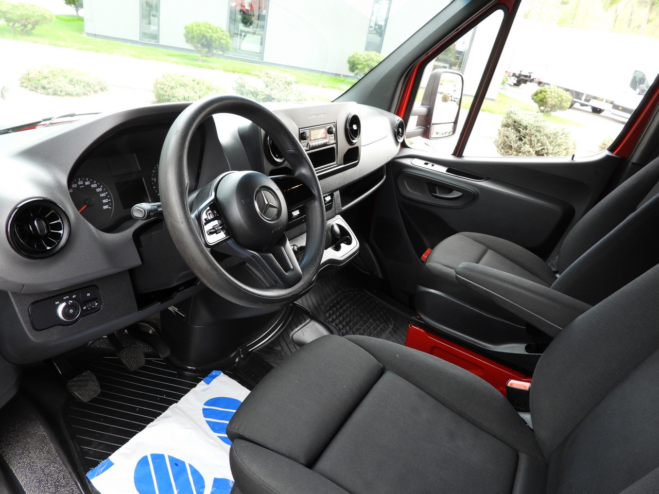 MERCEDES SPRINTER 316 8 PALLETS TARPAULIN LIFT CRUISE CONTROL AIR CONDITIONING  160HP - Carrinha de lona: foto 2 MERCEDES SPRINTER 316 8 PALLETS TARPAULIN LIFT CRUISE CONTROL AIR CONDITIONING  160HP - Carrinha de lona: foto 2