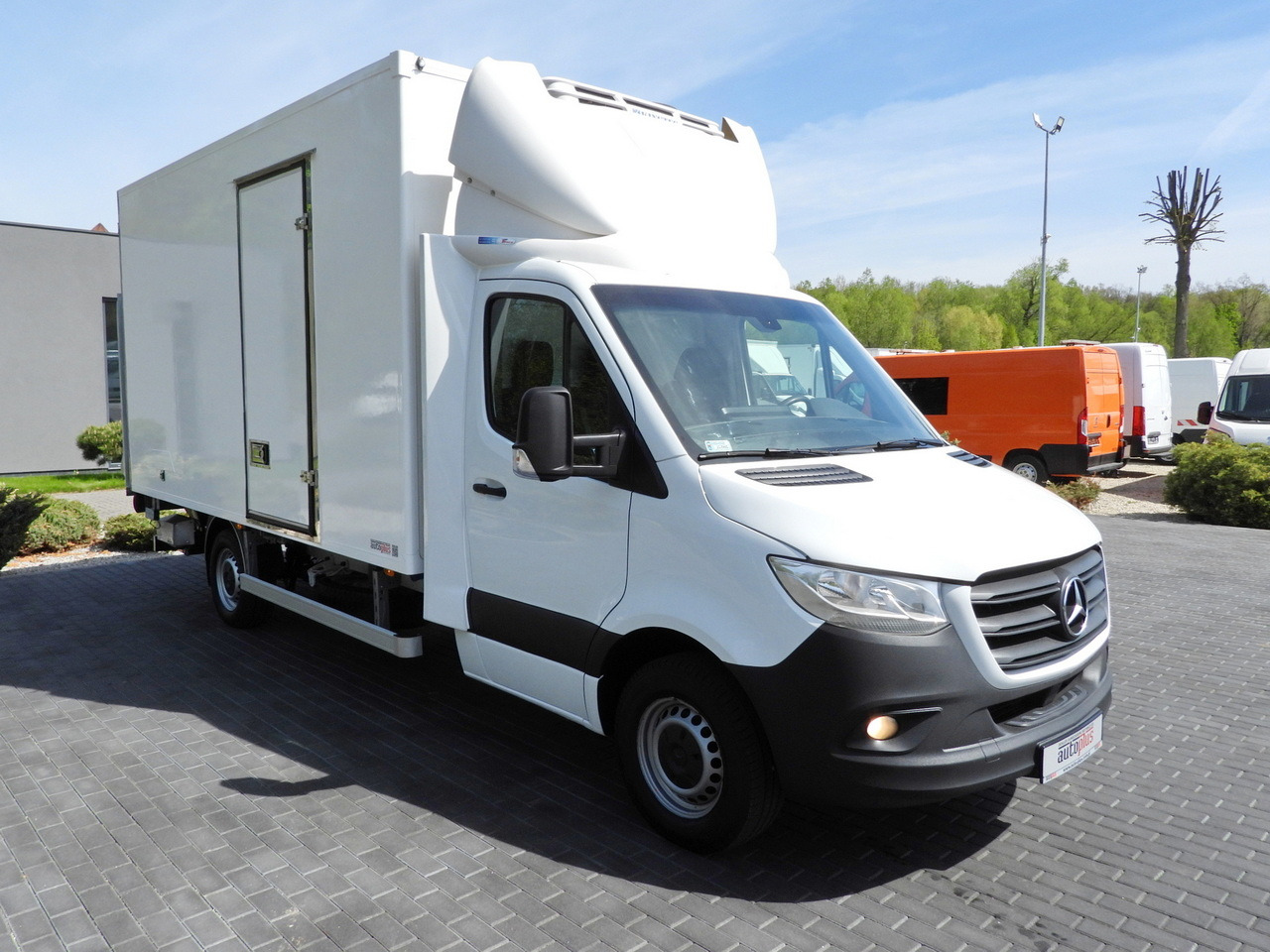 MERCEDES SPRINTER 316 REGRIGERATOR BOX 0*C LIFT 8 PALLETS CRUISE CONTROL PNEUMATICS AIR CONDITIONING 160HP - Carrinha frigorífica: foto 4 MERCEDES SPRINTER 316 REGRIGERATOR BOX 0*C LIFT 8 PALLETS CRUISE CONTROL PNEUMATICS AIR CONDITIONING 160HP - Carrinha frigorífica: foto 4