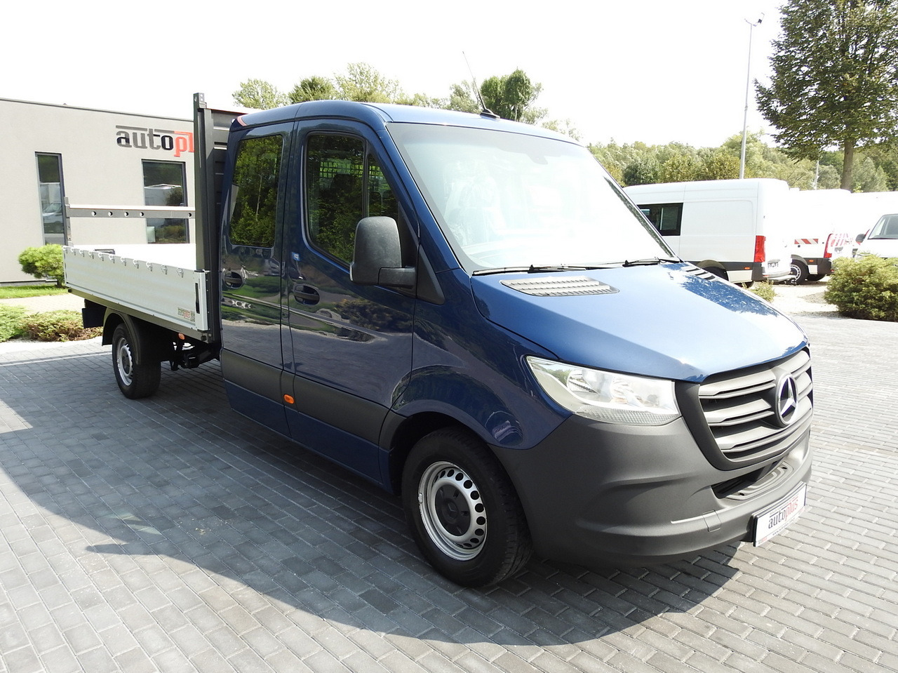 MERCEDES SPRINTER 316 STAKE BODY DOUBLE CABIN DOKA 7 SEATS AIR CONDITIONING 160HP - Carrinha cabine dupla: foto 4 MERCEDES SPRINTER 316 STAKE BODY DOUBLE CABIN DOKA 7 SEATS AIR CONDITIONING 160HP - Carrinha cabine dupla: foto 4