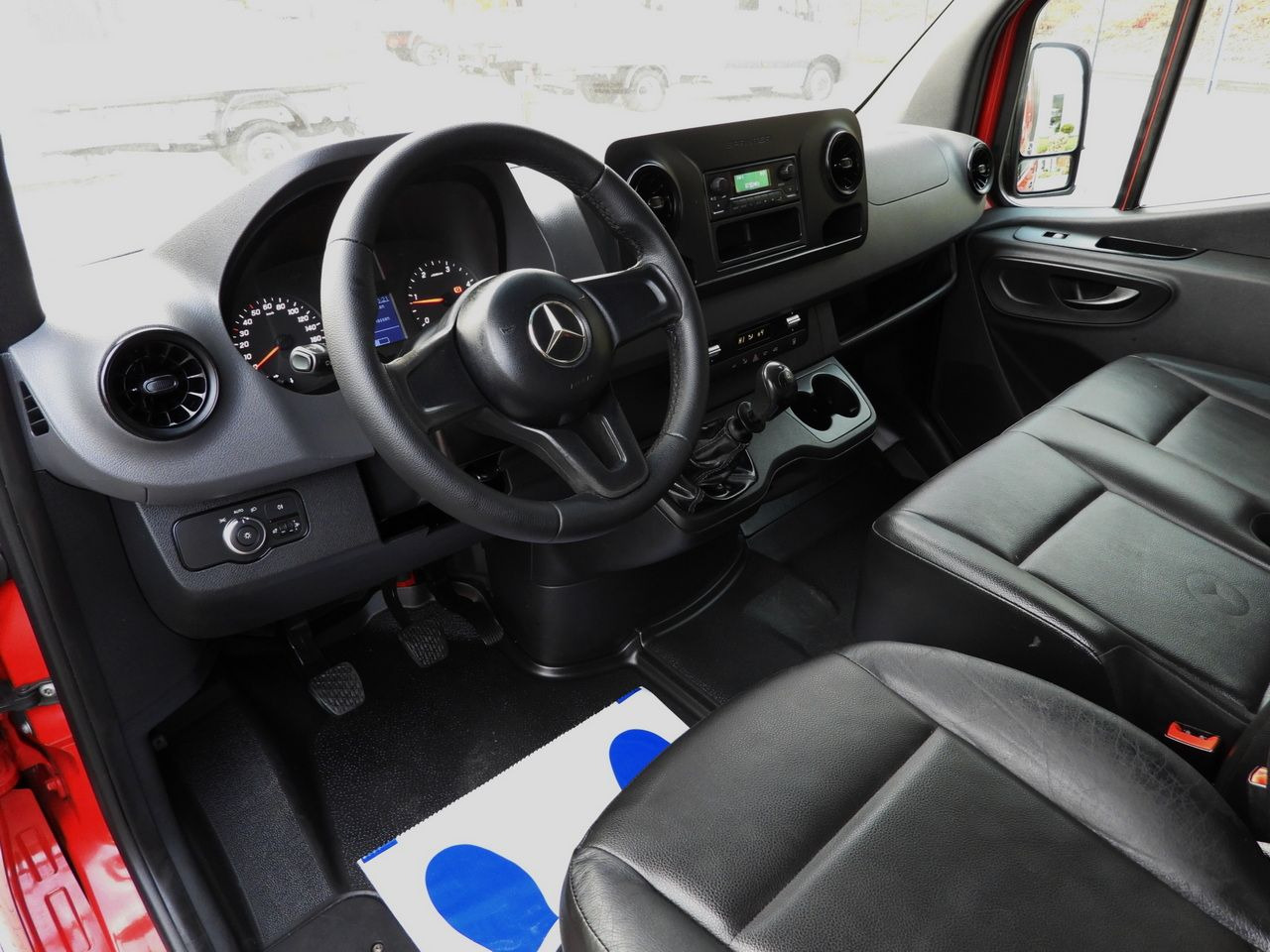 MERCEDES SPRINTER 316 STAKE BODY DOUBLE CABIN DOKA 7 SEATS AIR CONDITIONING 160HP - Carrinha cabine dupla: foto 2 MERCEDES SPRINTER 316 STAKE BODY DOUBLE CABIN DOKA 7 SEATS AIR CONDITIONING 160HP - Carrinha cabine dupla: foto 2