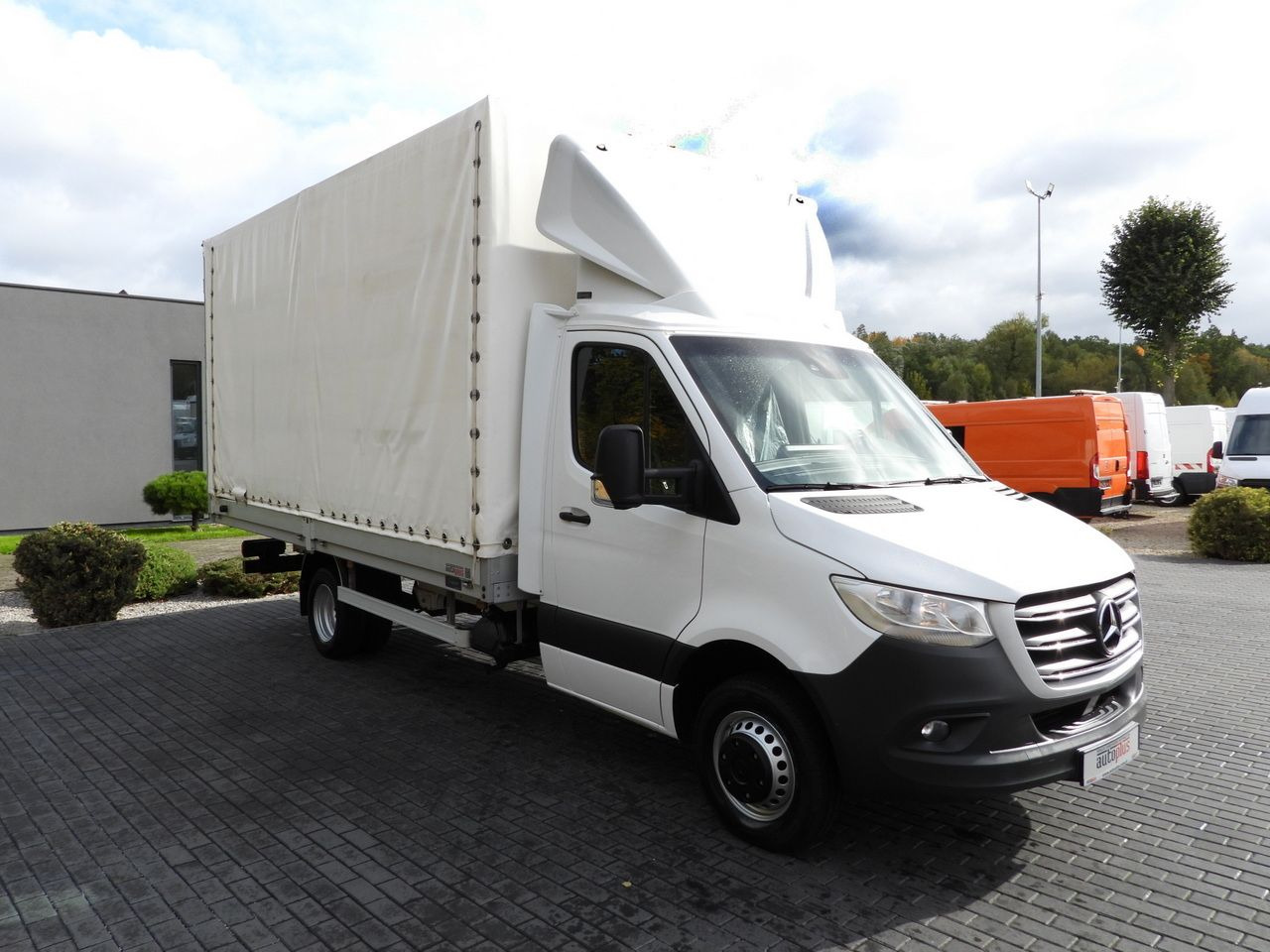 MERCEDES SPRINTER 316 TARPAULIN 10 PALLETS TWIN WHEELS AIR CONDITIONING 165HP - Carrinha de lona: foto 4 MERCEDES SPRINTER 316 TARPAULIN 10 PALLETS TWIN WHEELS AIR CONDITIONING 165HP - Carrinha de lona: foto 4