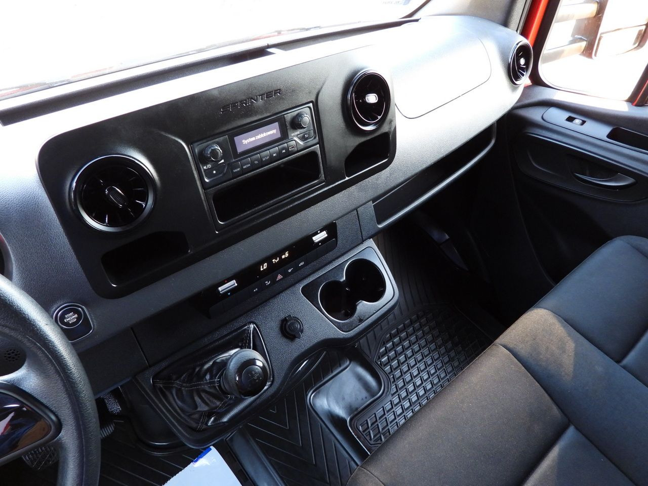 Leasing de MERCEDES SPRINTER 316 TARPAULIN LIFT 8 PALLETS WEBASTO CRUISE CONTROL AIR CONDITIONING 160HP MERCEDES SPRINTER 316 TARPAULIN LIFT 8 PALLETS WEBASTO CRUISE CONTROL AIR CONDITIONING 160HP: foto 36 Leasing de MERCEDES SPRINTER 316 TARPAULIN LIFT 8 PALLETS WEBASTO CRUISE CONTROL AIR CONDITIONING 160HP MERCEDES SPRINTER 316 TARPAULIN LIFT 8 PALLETS WEBASTO CRUISE CONTROL AIR CONDITIONING 160HP: foto 36