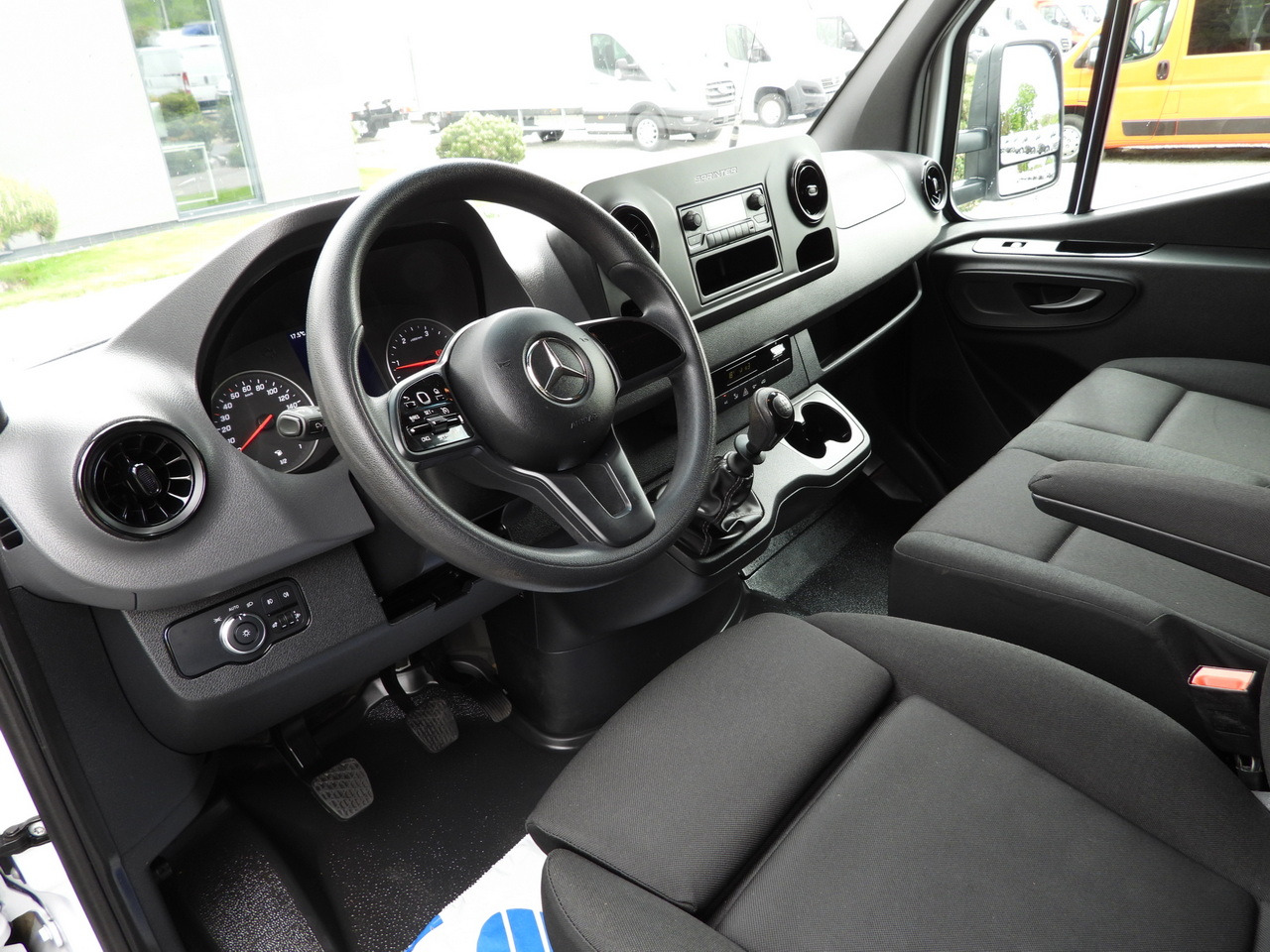 MERCEDES SPRINTER 519 TARPAULIN 8 PALLETS WEBASTO CRUISE CONTROL TWIN WHEELS AIR CONDITIONING 190HP - Carrinha de lona: foto 2 MERCEDES SPRINTER 519 TARPAULIN 8 PALLETS WEBASTO CRUISE CONTROL TWIN WHEELS AIR CONDITIONING 190HP - Carrinha de lona: foto 2