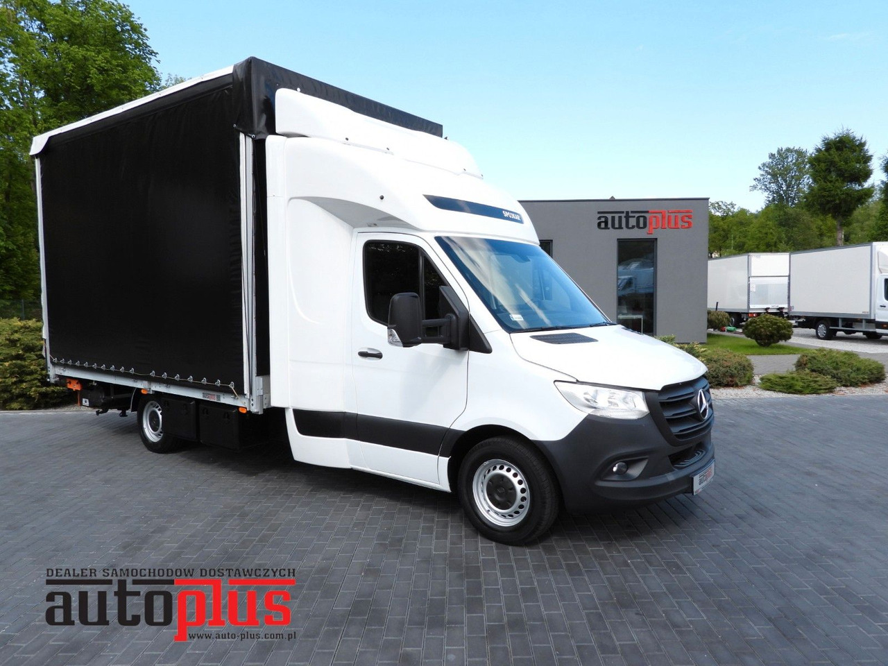 Mercedes-Benz SPRINTER 316 PRITSCHE PLANE AUFZUG 10 PALETTEN - Carrinha de lona, Carrinha cabine dupla: foto 1 Mercedes-Benz SPRINTER 316 PRITSCHE PLANE AUFZUG 10 PALETTEN - Carrinha de lona, Carrinha cabine dupla: foto 1