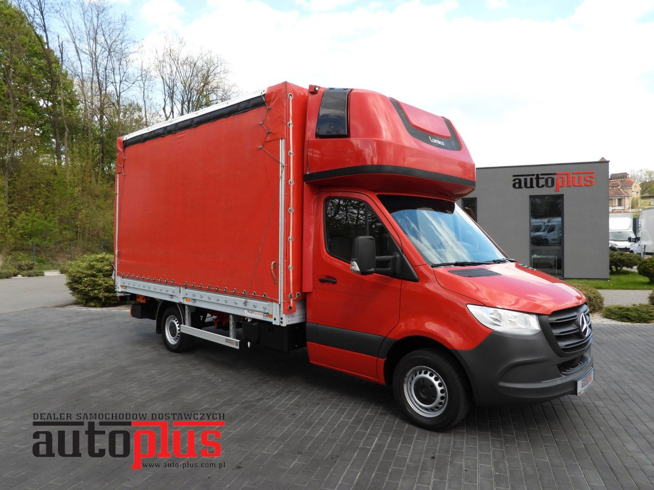 Mercedes-Benz SPRINTER 316 PRITSCHE PLANE AUFZUG 8 EUROPALET - Carrinha de lona: foto 1 Mercedes-Benz SPRINTER 316 PRITSCHE PLANE AUFZUG 8 EUROPALET - Carrinha de lona: foto 1