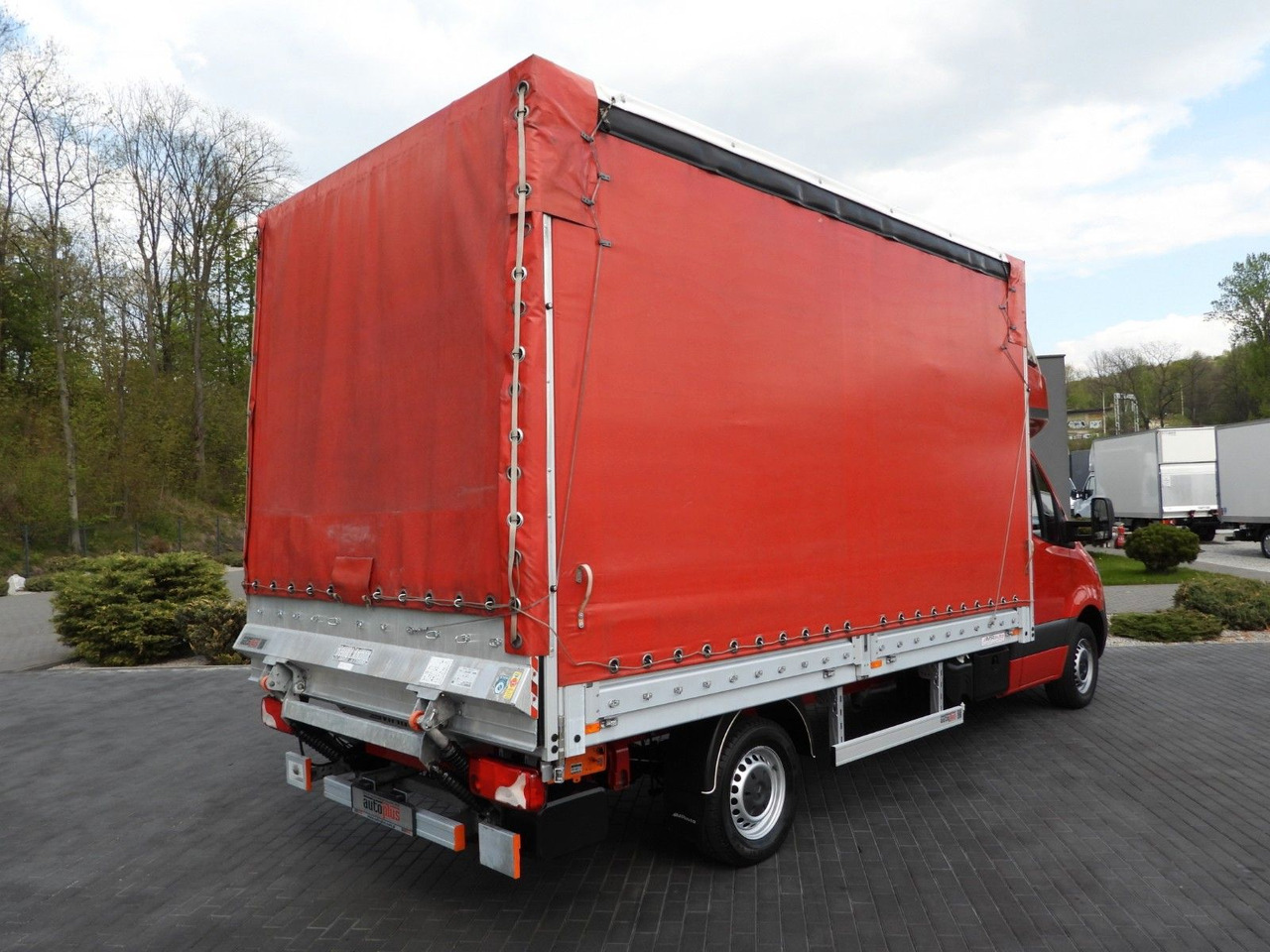 Mercedes-Benz SPRINTER 316 PRITSCHE PLANE AUFZUG 8 EUROPALET - Carrinha de lona: foto 3 Mercedes-Benz SPRINTER 316 PRITSCHE PLANE AUFZUG 8 EUROPALET - Carrinha de lona: foto 3