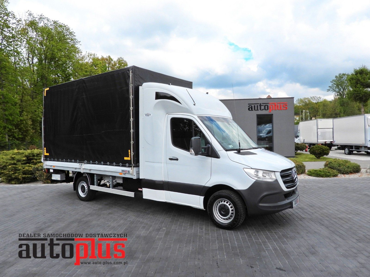 Mercedes-Benz SPRINTER 316 PRITSCHE PLANE AUFZUG 8 PALETTEN - Carrinha de lona, Carrinha cabine dupla: foto 1 Mercedes-Benz SPRINTER 316 PRITSCHE PLANE AUFZUG 8 PALETTEN - Carrinha de lona, Carrinha cabine dupla: foto 1