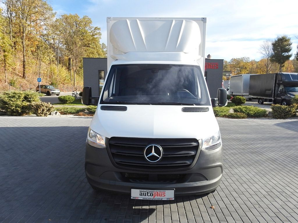 Mercedes-Benz SPRINTER KOFFER AUFZUG 8 PALETTEN KLIMAANLAGE - Carrinha de contentor: foto 5 Mercedes-Benz SPRINTER KOFFER AUFZUG 8 PALETTEN KLIMAANLAGE - Carrinha de contentor: foto 5