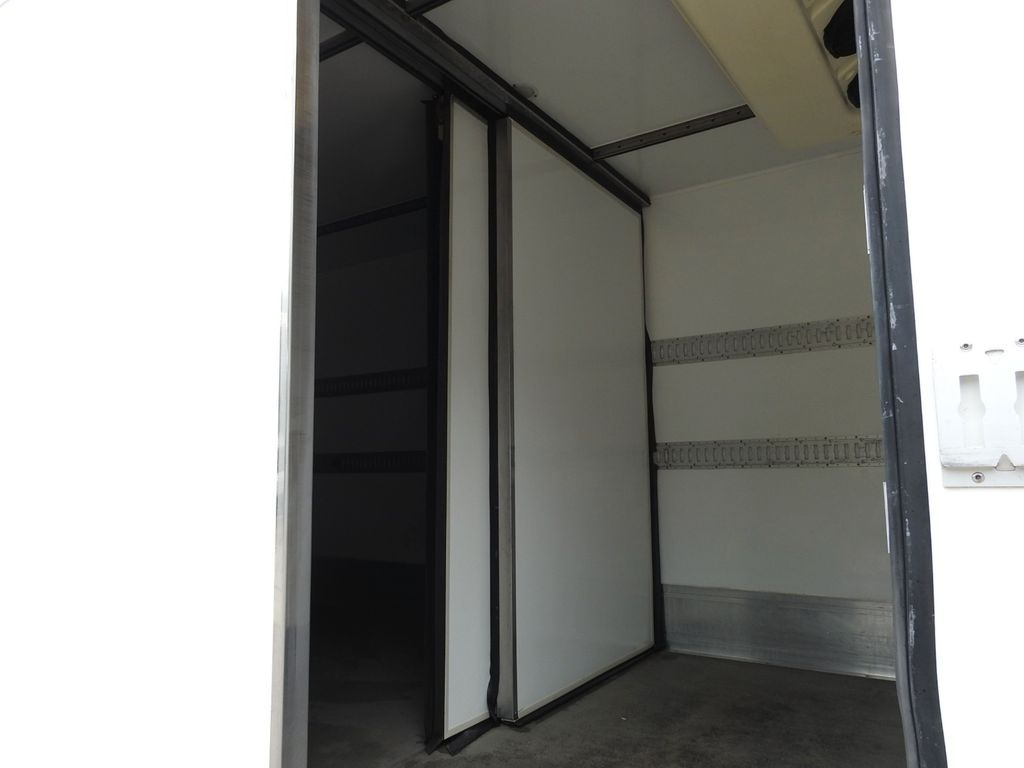 Carrinha frigorífica Mitsubishi CANTER FUSO  CONTAINER  REFRIGERATOR  -4*C LIFT: foto 17