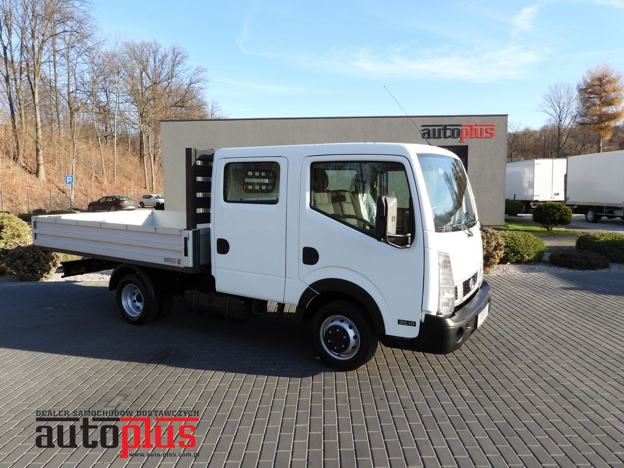 NISSAN CABSTAR NT400 STAKE BODY DOUBLE CABIN DOKA 6 SEATS TWIN WHEELS AIR CONDITIONING 130HP - Carrinha cabine dupla: foto 1 NISSAN CABSTAR NT400 STAKE BODY DOUBLE CABIN DOKA 6 SEATS TWIN WHEELS AIR CONDITIONING 130HP - Carrinha cabine dupla: foto 1