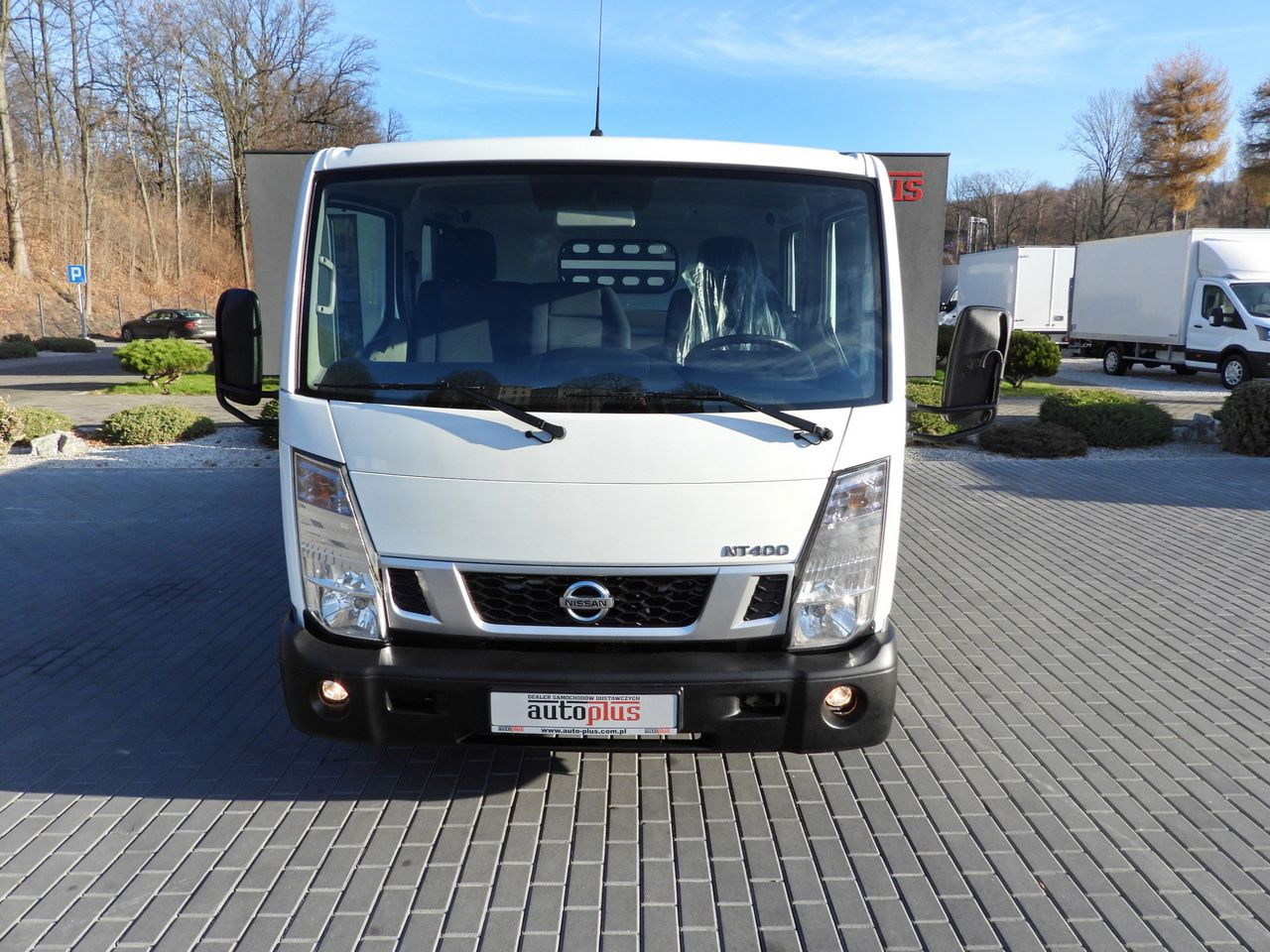 NISSAN CABSTAR NT400 STAKE BODY DOUBLE CABIN DOKA 6 SEATS TWIN WHEELS AIR CONDITIONING 130HP - Carrinha cabine dupla: foto 5 NISSAN CABSTAR NT400 STAKE BODY DOUBLE CABIN DOKA 6 SEATS TWIN WHEELS AIR CONDITIONING 130HP - Carrinha cabine dupla: foto 5