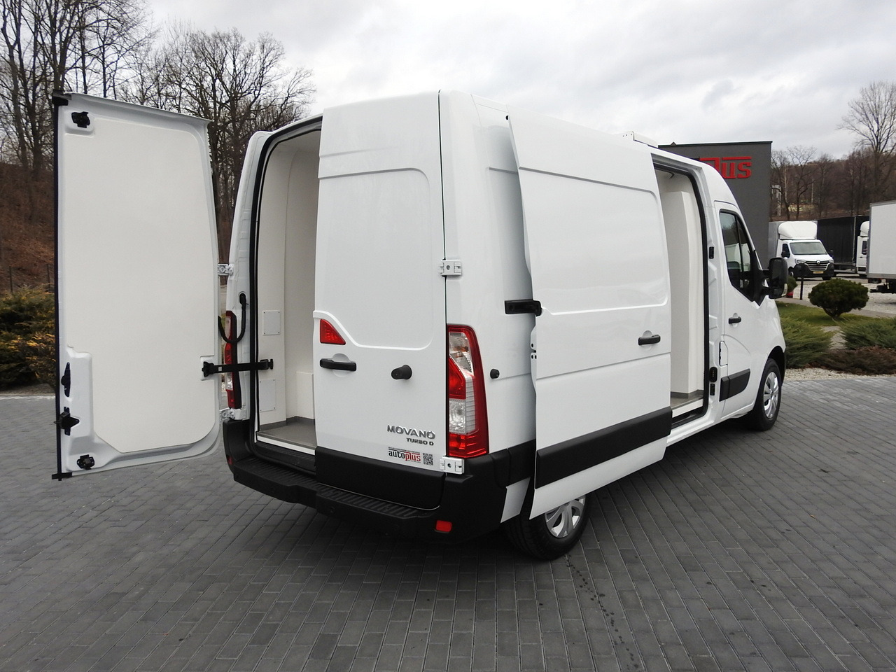 OPEL MOVANO REFRIGERATOR VAN 0*C CRUISE CONTROL NAVIGATION AIR CONDITIONING LED LIGHTS  150HP - Carrinha frigorífica: foto 3 OPEL MOVANO REFRIGERATOR VAN 0*C CRUISE CONTROL NAVIGATION AIR CONDITIONING LED LIGHTS  150HP - Carrinha frigorífica: foto 3