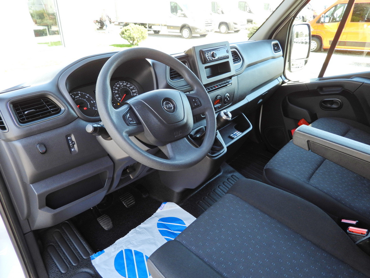 OPEL MOVANO TARPAULIN LIFT 9 PALLETS WEBASTO CRUISE CONTROL LED LIGHTS PNEUMATICS AIR CONDITIONING 165HP - Carrinha de lona: foto 2 OPEL MOVANO TARPAULIN LIFT 9 PALLETS WEBASTO CRUISE CONTROL LED LIGHTS PNEUMATICS AIR CONDITIONING 165HP - Carrinha de lona: foto 2