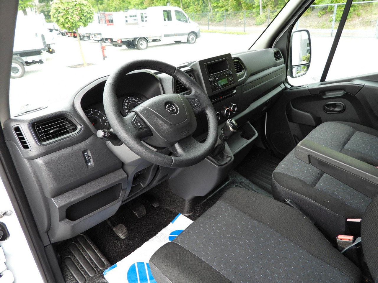 Opel MOVANO PRITSCHE PLANE AUFZUG 9 PALETTEN WEBASTO - Carrinha de lona: foto 2 Opel MOVANO PRITSCHE PLANE AUFZUG 9 PALETTEN WEBASTO - Carrinha de lona: foto 2