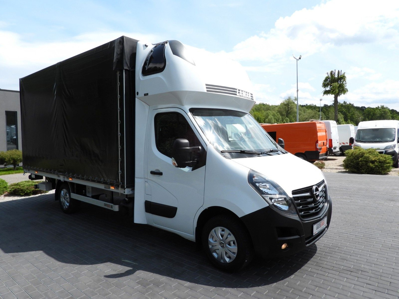 Opel MOVANO PRITSCHE PLANE AUFZUG 9 PALETTEN WEBASTO - Carrinha de lona: foto 4 Opel MOVANO PRITSCHE PLANE AUFZUG 9 PALETTEN WEBASTO - Carrinha de lona: foto 4