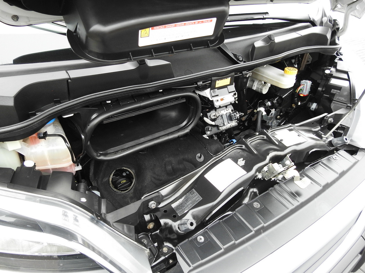 Carrinha de contentor PEUGEOT BOXER BOX LIFT 8 PALLETS CRUISE CONTROL AIR CONDITIONING  140HP: foto 23