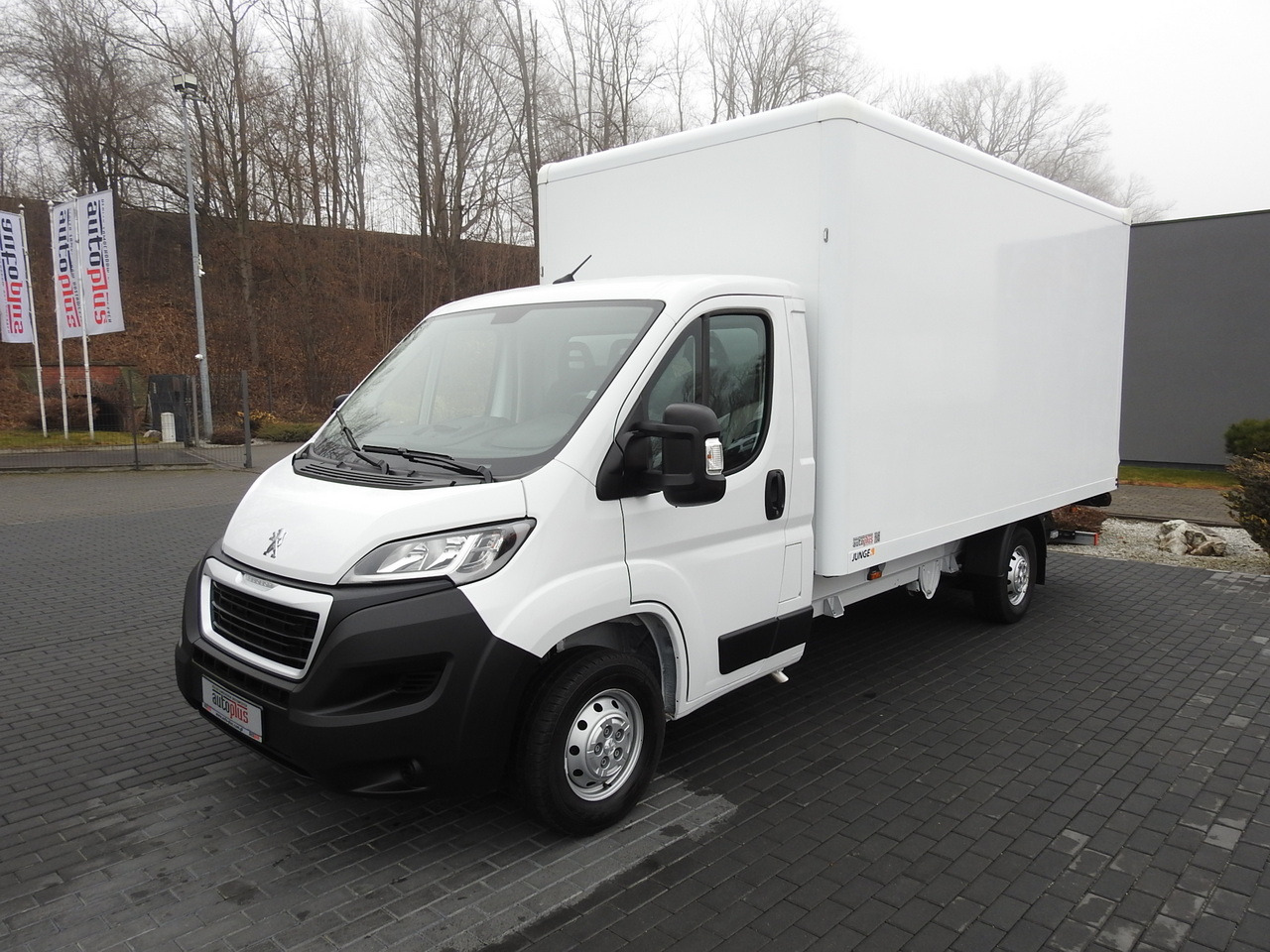 Carrinha de contentor PEUGEOT BOXER BOX LIFT 8 PALLETS CRUISE CONTROL AIR CONDITIONING  140HP: foto 6