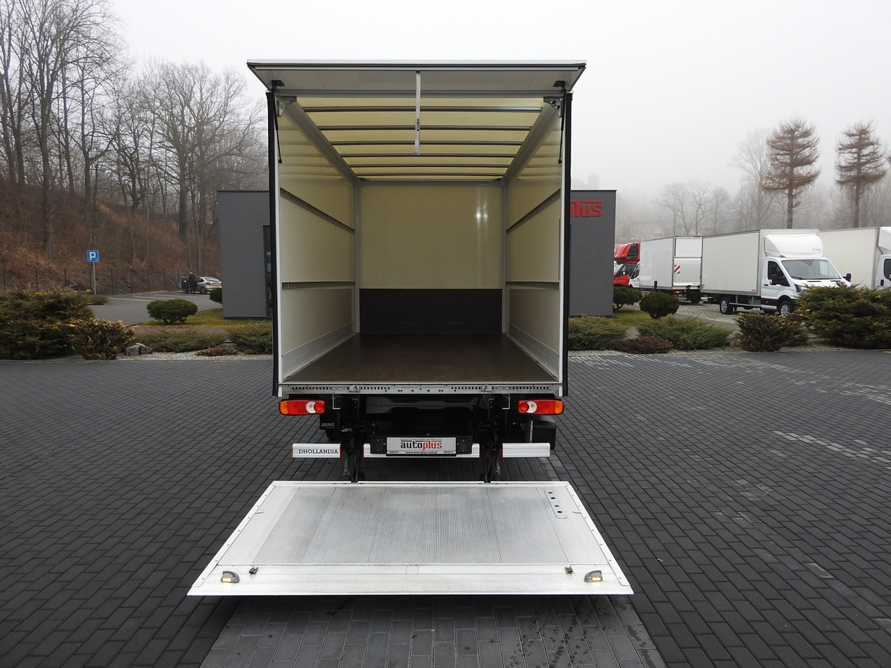 Carrinha de contentor PEUGEOT BOXER BOX LIFT 8 PALLETS CRUISE CONTROL AIR CONDITIONING  140HP: foto 11