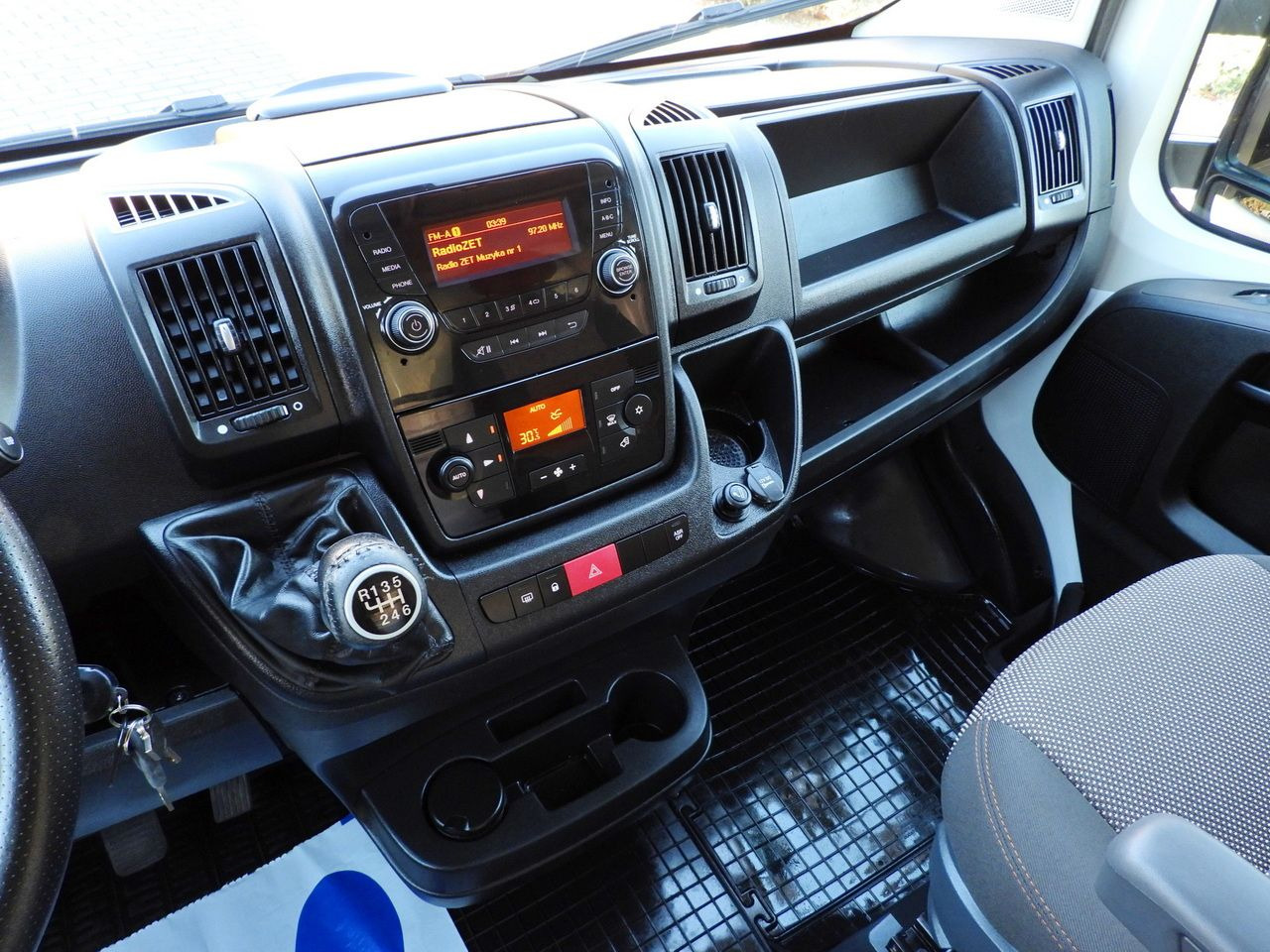 Carrinha frigorífica PEUGEOT BOXER REGRIGERATOR BOX 0*C 8 PALLETS CRUISE CONTROL LED LIGHTS AIR CONDITIONING 165HP: foto 31 Carrinha frigorífica PEUGEOT BOXER REGRIGERATOR BOX 0*C 8 PALLETS CRUISE CONTROL LED LIGHTS AIR CONDITIONING 165HP: foto 31