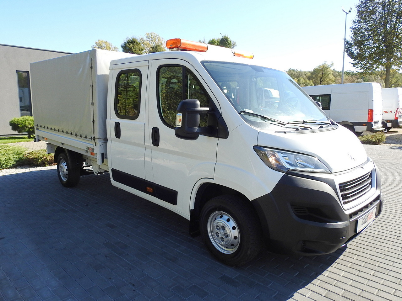 PEUGEOT BOXER STAKE BODY DOUBLE CABIN DOKA 7 SEATS AIR CONDITIONING 140HP - Carrinha cabine dupla: foto 4 PEUGEOT BOXER STAKE BODY DOUBLE CABIN DOKA 7 SEATS AIR CONDITIONING 140HP - Carrinha cabine dupla: foto 4