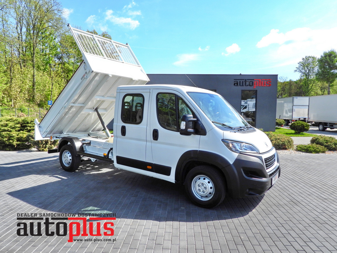 PEUGEOT BOXER TIPPER DOUBLE CABIN DOKA 7 SEATS CRUISE CONTROL AIR CONDITIONING 140HP - Carrinha basculante: foto 1 PEUGEOT BOXER TIPPER DOUBLE CABIN DOKA 7 SEATS CRUISE CONTROL AIR CONDITIONING 140HP - Carrinha basculante: foto 1