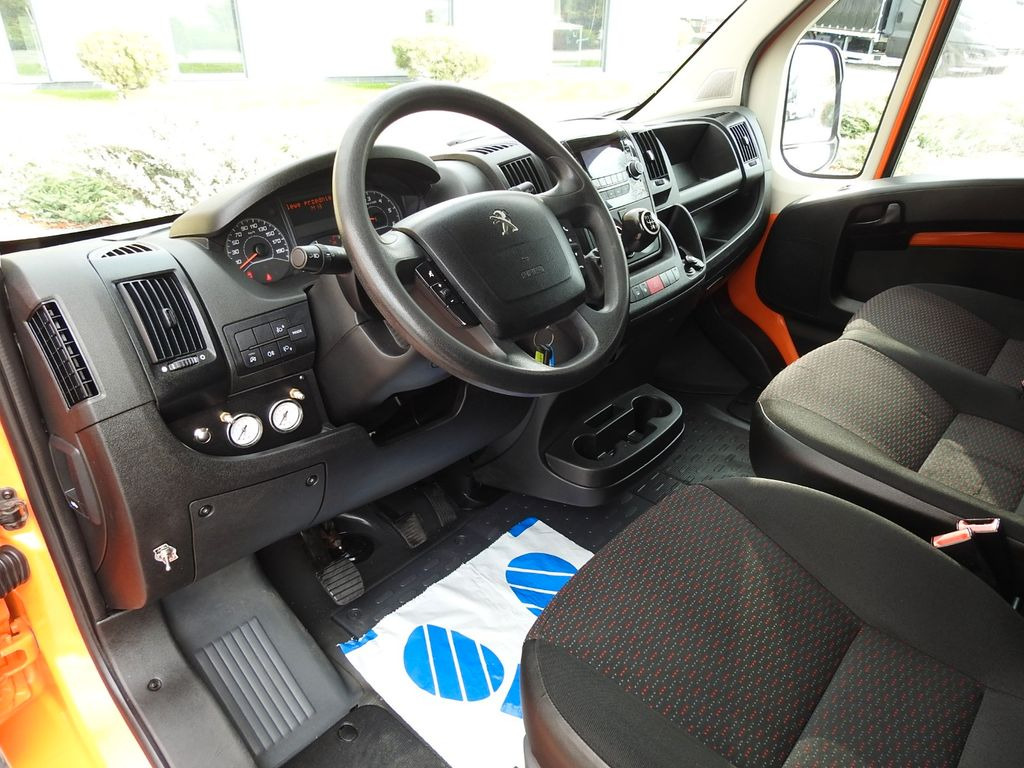 Peugeot BOXER PRITSCHE PLANE DOPPELKABINE DOKA 7 SITZE - Carrinha de lona, Carrinha cabine dupla: foto 2 Peugeot BOXER PRITSCHE PLANE DOPPELKABINE DOKA 7 SITZE - Carrinha de lona, Carrinha cabine dupla: foto 2