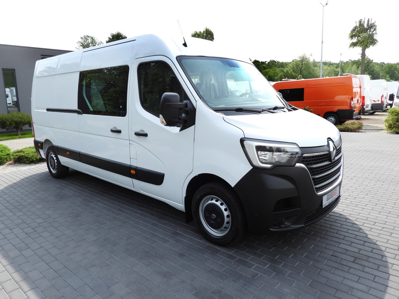 RENAULT MASTER BOX DELIVERY VAN 7 SEATS CRUISE CONTROL NAVIGATION LED LIGHTS AIR CONDITIONING 140HP - Furgão: foto 4 RENAULT MASTER BOX DELIVERY VAN 7 SEATS CRUISE CONTROL NAVIGATION LED LIGHTS AIR CONDITIONING 140HP - Furgão: foto 4