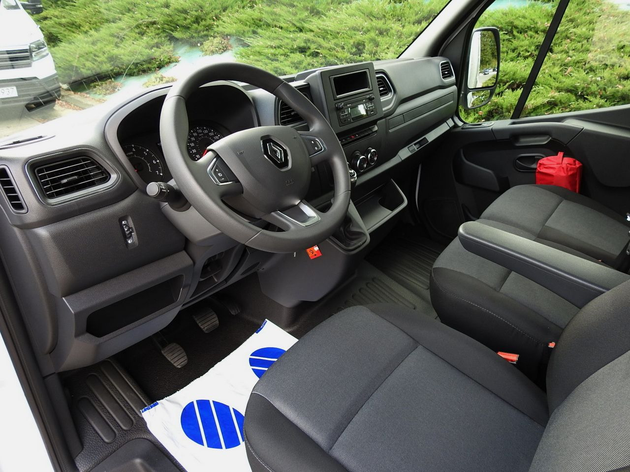 RENAULT MASTER NEW TARPAULIN 8 PALLETS CRUISE CONTROL LED LIGHTS AIR CONDITIONING 165HP - Carrinha de lona: foto 2 RENAULT MASTER NEW TARPAULIN 8 PALLETS CRUISE CONTROL LED LIGHTS AIR CONDITIONING 165HP - Carrinha de lona: foto 2