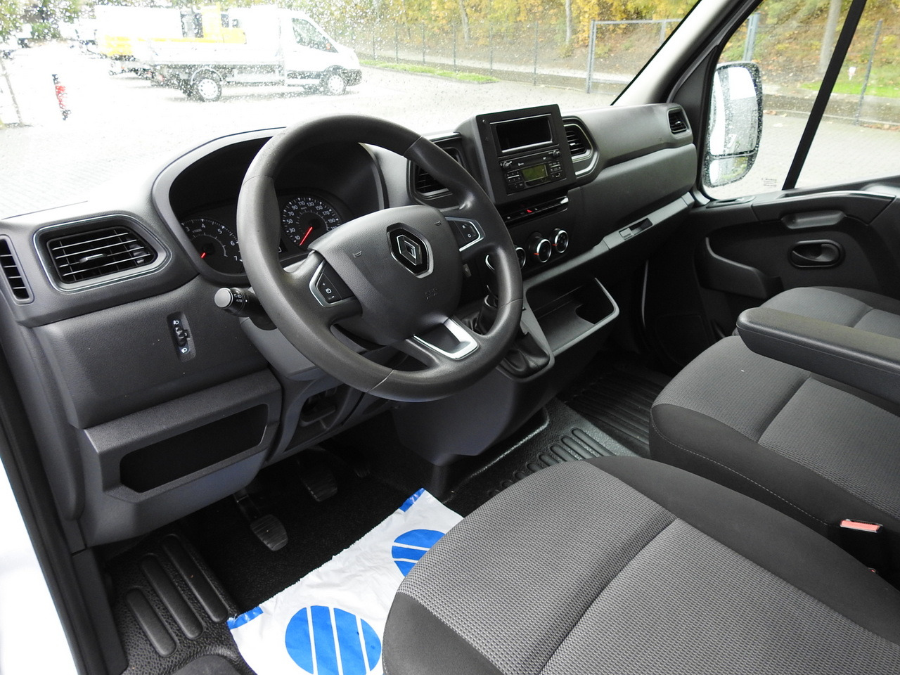 RENAULT MASTER STAKE BODY CRUISE CONTROL AIR CONDITIONING LED LIGHTS TWIN WHEELS 130HP - Carrinha de caixa aberta: foto 2 RENAULT MASTER STAKE BODY CRUISE CONTROL AIR CONDITIONING LED LIGHTS TWIN WHEELS 130HP - Carrinha de caixa aberta: foto 2