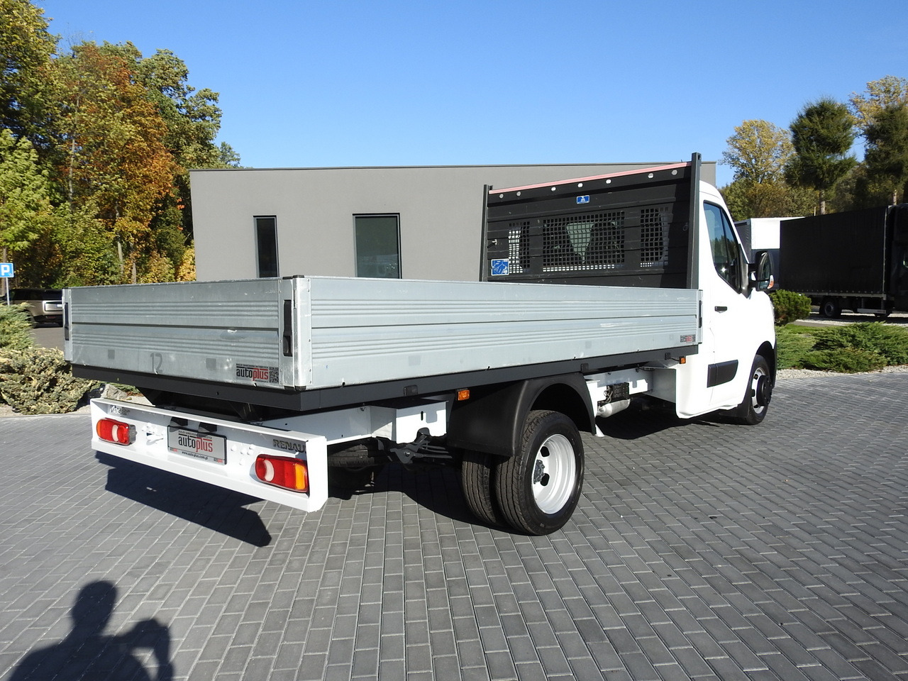 RENAULT MASTER STAKE BODY CRUISE CONTROL AIR CONDITIONING LED LIGHTS TWIN WHEELS 130HP - Carrinha de caixa aberta: foto 3 RENAULT MASTER STAKE BODY CRUISE CONTROL AIR CONDITIONING LED LIGHTS TWIN WHEELS 130HP - Carrinha de caixa aberta: foto 3