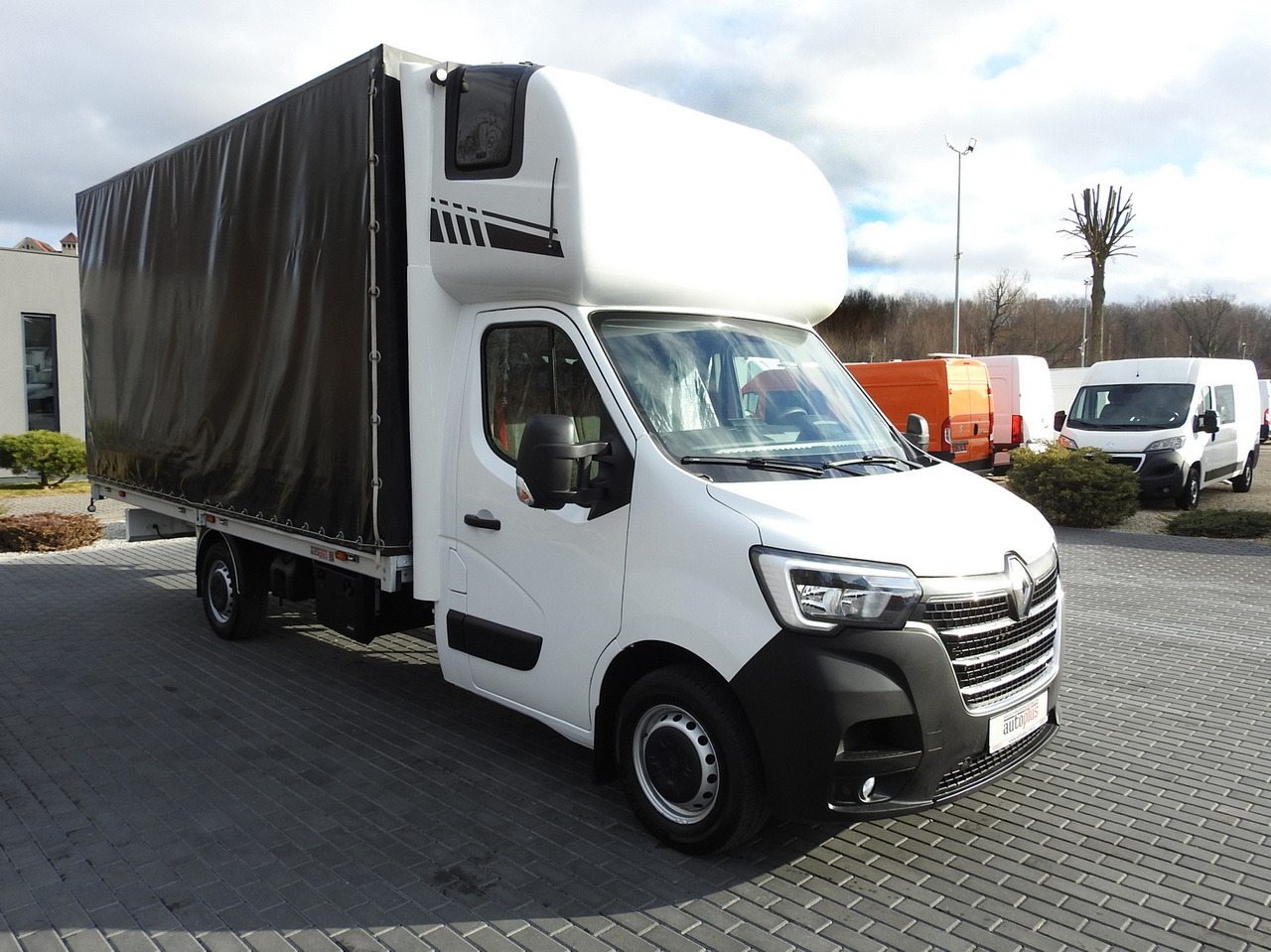 RENAULT MASTER TARPAULIN 10 PALLETS CRUISE CONTROL AIR CONDITIONING LED LIGHTS PNEUMATICS 165HP - Carrinha de lona: foto 4 RENAULT MASTER TARPAULIN 10 PALLETS CRUISE CONTROL AIR CONDITIONING LED LIGHTS PNEUMATICS 165HP - Carrinha de lona: foto 4