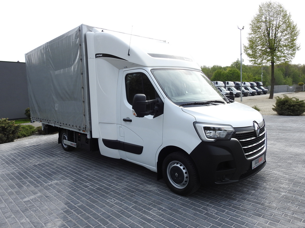 RENAULT MASTER TARPAULIN 10 PALLETS WEBASTO CRUISE CONTROL AIR CONDITIONING LED LIGHTS PNEUMATICS 165HP - Carrinha de lona: foto 4 RENAULT MASTER TARPAULIN 10 PALLETS WEBASTO CRUISE CONTROL AIR CONDITIONING LED LIGHTS PNEUMATICS 165HP - Carrinha de lona: foto 4