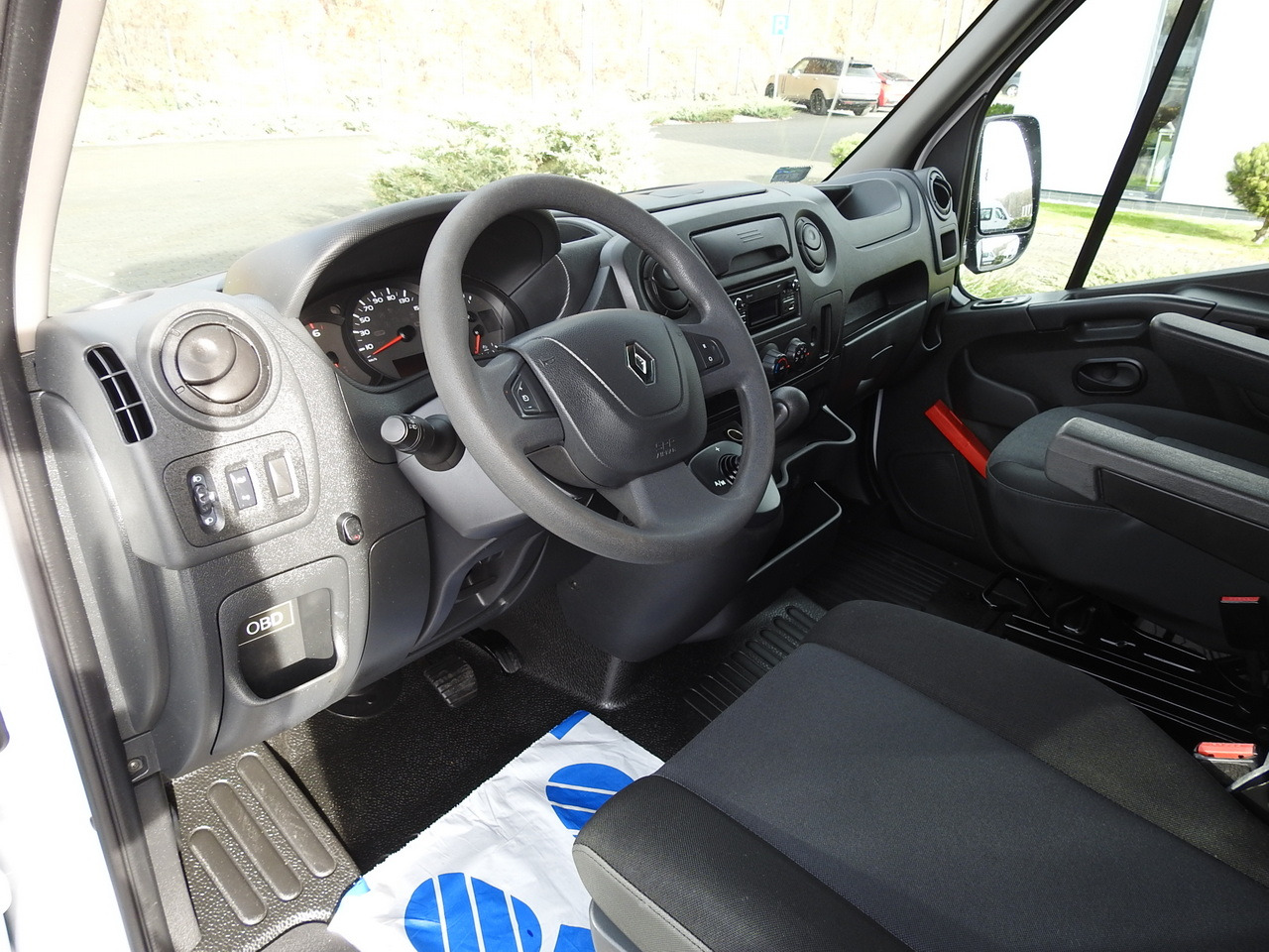 RENAULT MASTER TARPAULIN 10 PALLETS WEBASTO CRUISE CONTROL AIR CONDITIONING PNEUMATICS AUTOMATIC TRANSMISSION 170HP - Carrinha de lona: foto 2 RENAULT MASTER TARPAULIN 10 PALLETS WEBASTO CRUISE CONTROL AIR CONDITIONING PNEUMATICS AUTOMATIC TRANSMISSION 170HP - Carrinha de lona: foto 2