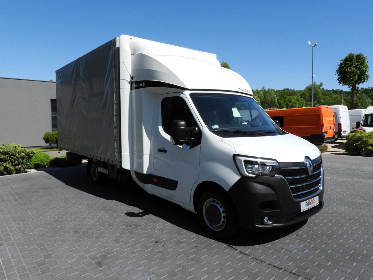 RENAULT MASTER TARPAULIN 10 PALLETS WEBASTO CRUISE CONTROL LED LIGHTS PNEUMATICS AIR CONDITIONING 165HP - Carrinha de lona: foto 4 RENAULT MASTER TARPAULIN 10 PALLETS WEBASTO CRUISE CONTROL LED LIGHTS PNEUMATICS AIR CONDITIONING 165HP - Carrinha de lona: foto 4