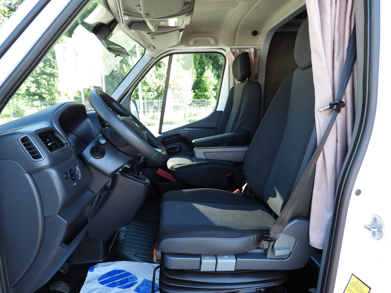 Carrinha de lona RENAULT MASTER  TARPAULIN 10 PALLETS WEBASTO CRUISE CONTROL LED LIGHTS PNEUMATICS AIR CONDITIONING  165HP: foto 27