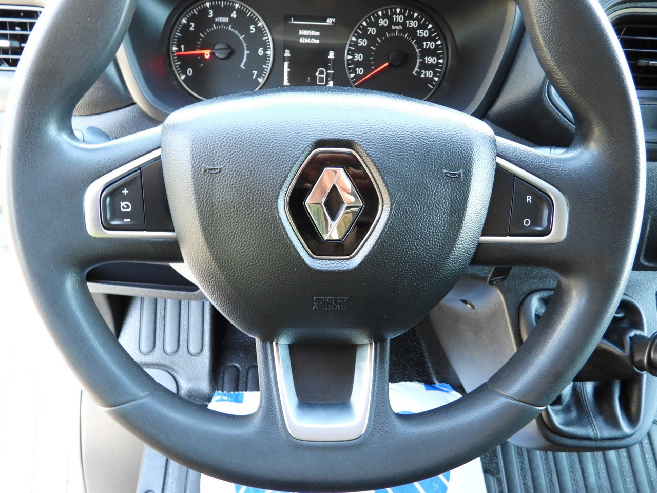 Carrinha de lona RENAULT MASTER  TARPAULIN 10 PALLETS WEBASTO CRUISE CONTROL LED LIGHTS PNEUMATICS AIR CONDITIONING  165HP: foto 32