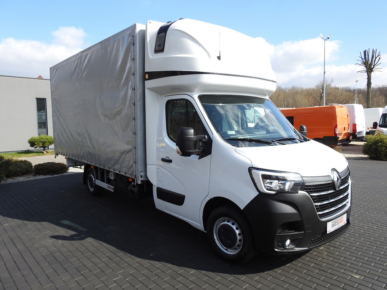 RENAULT MASTER TARPAULIN 10 PALLETS WEBASTO CRUISE CONTROL LED LIGHTS PNEUMATICS AIR CONDITIONING 165HP - Carrinha de lona: foto 4 RENAULT MASTER TARPAULIN 10 PALLETS WEBASTO CRUISE CONTROL LED LIGHTS PNEUMATICS AIR CONDITIONING 165HP - Carrinha de lona: foto 4