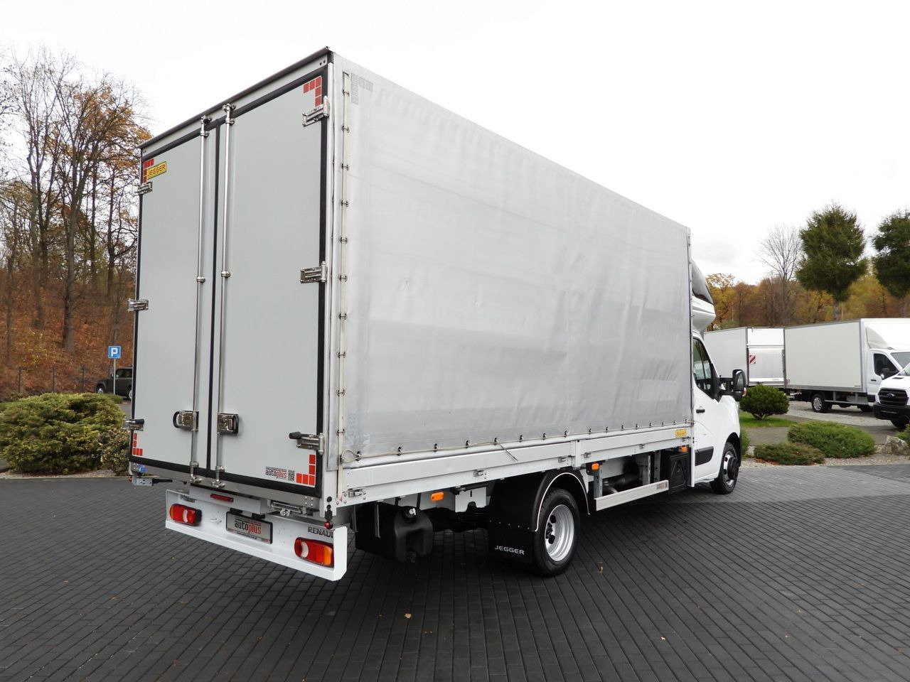 RENAULT MASTER TARPAULIN 10 PALLETS WEBASTO CRUISE CONTROL NAVIGATION LED LIGHTS TWIN WHEELS AIR CONDITIONING 165HP - Carrinha de lona: foto 3 RENAULT MASTER TARPAULIN 10 PALLETS WEBASTO CRUISE CONTROL NAVIGATION LED LIGHTS TWIN WHEELS AIR CONDITIONING 165HP - Carrinha de lona: foto 3